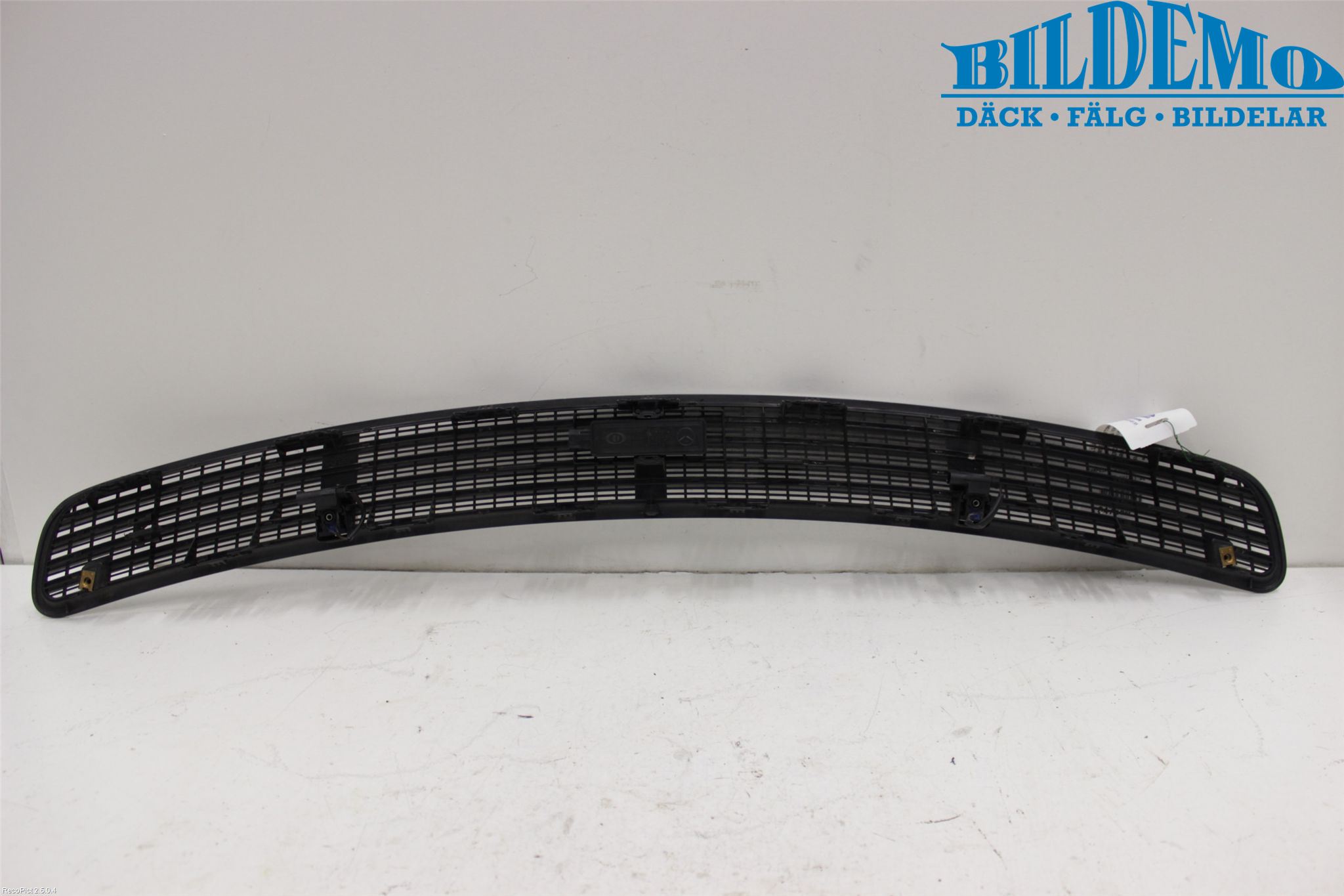 Mercedes-Benz MB E-KLASS (W211) 02-09 Visker Deksel-Grill-Under Frr