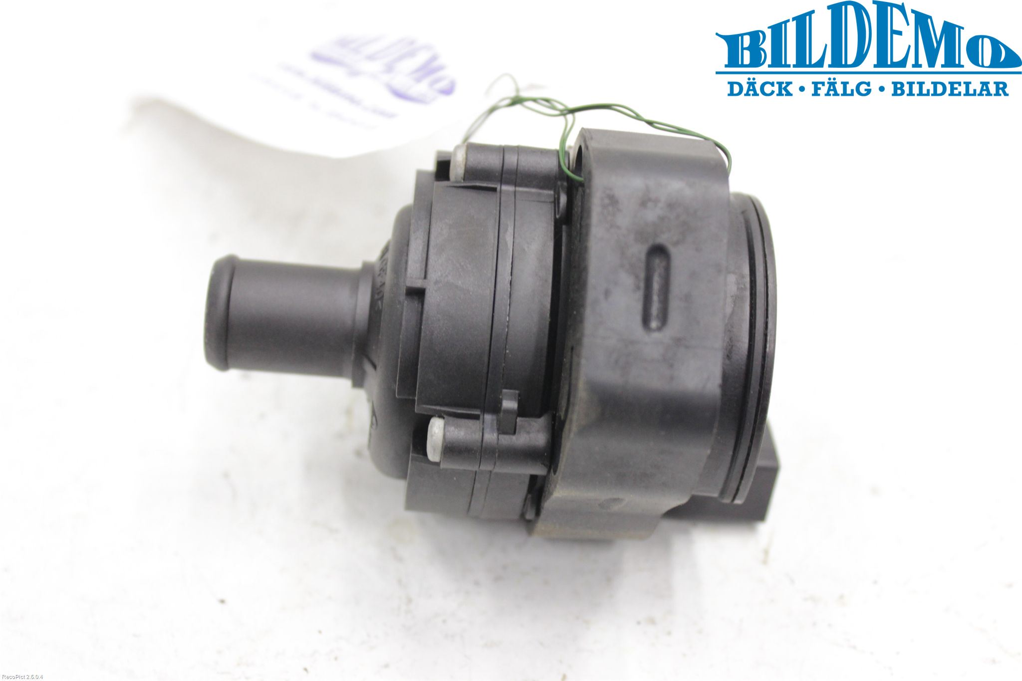 Mercedes-Benz MB E-KLASS (W212) 09-16 Vannpumpe