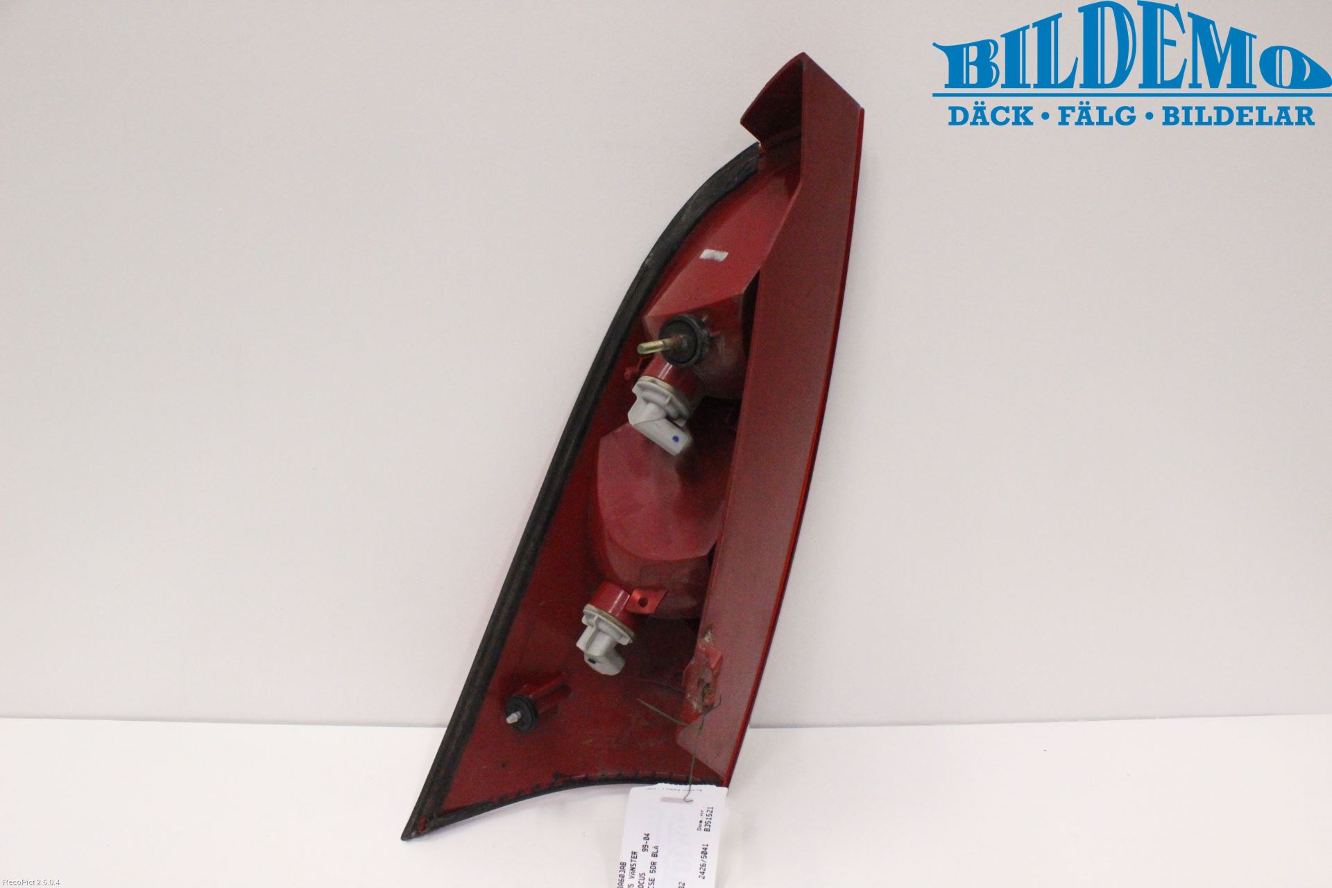 Ford FOCUS     99-04 Baklykt Venstre