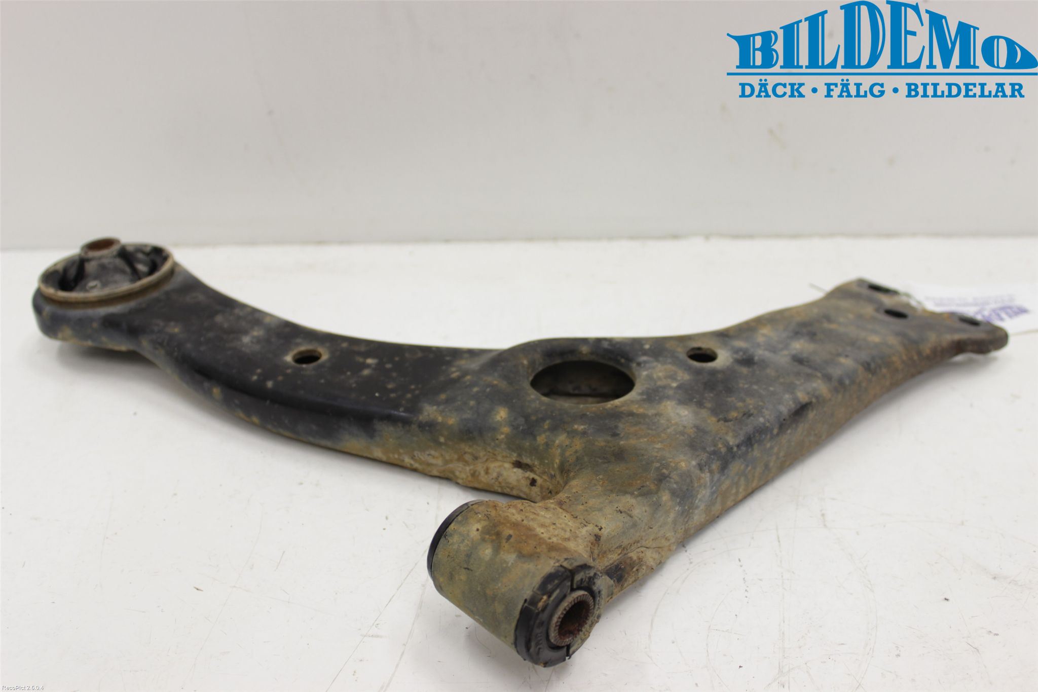 Toyota COROLLA VERSO 04-07 Bærearm Foran Venstre Nedre