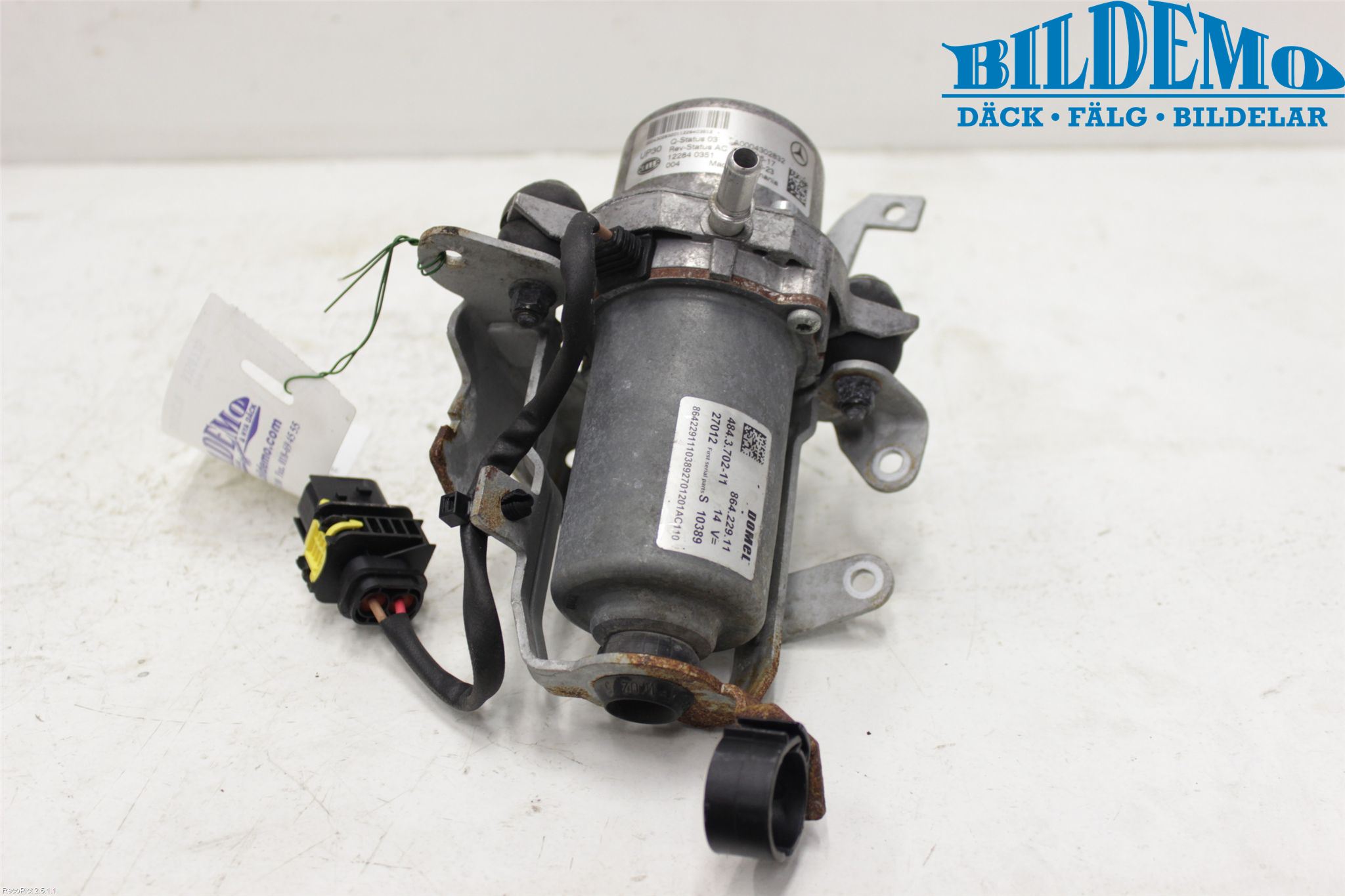 Mercedes-Benz MB E-KLASS (W212) 09-16 Vannpumpe