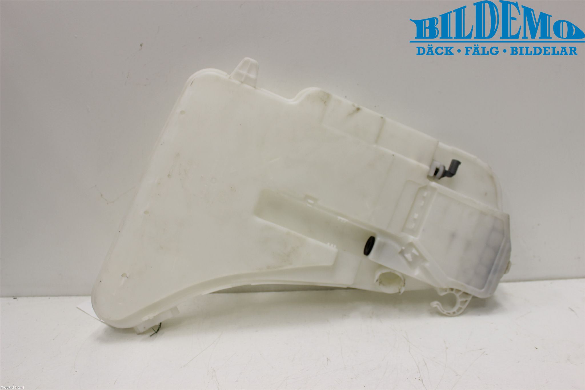 BMW 5 F10/F11/F18 09-17 Spylerbeholder Frontrute-Lykte