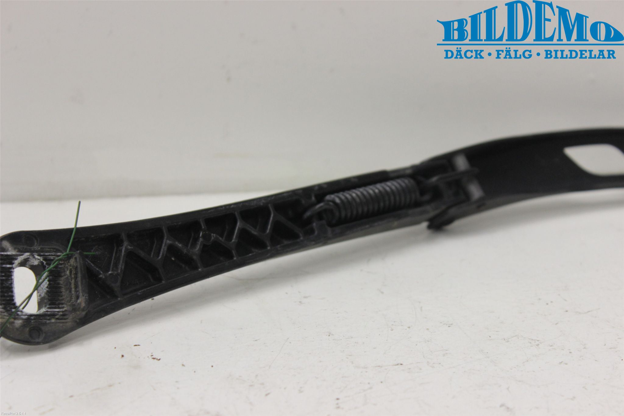 BMW 5 E60/61 Sed/Tou 02-10 Viskerarm-Armer Frontrute