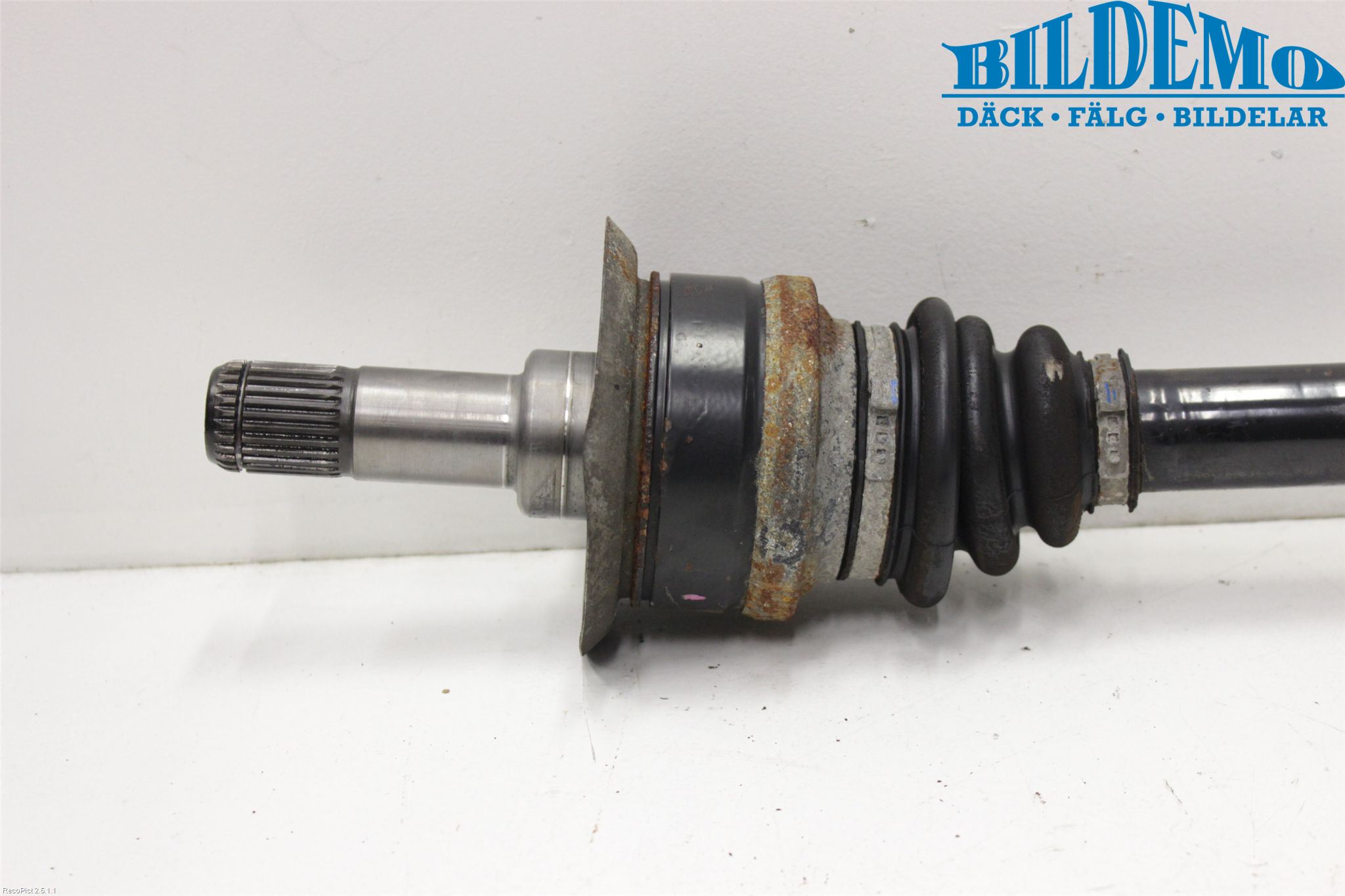 BMW 5 F10/F11/F18 09-17 Drivaksel Bak Kompl Høyre