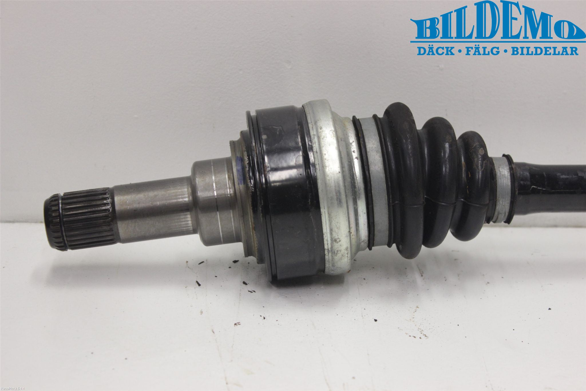BMW 3 F30/F31/F80 12-19 Drivaksel Bak Kompl Høyre