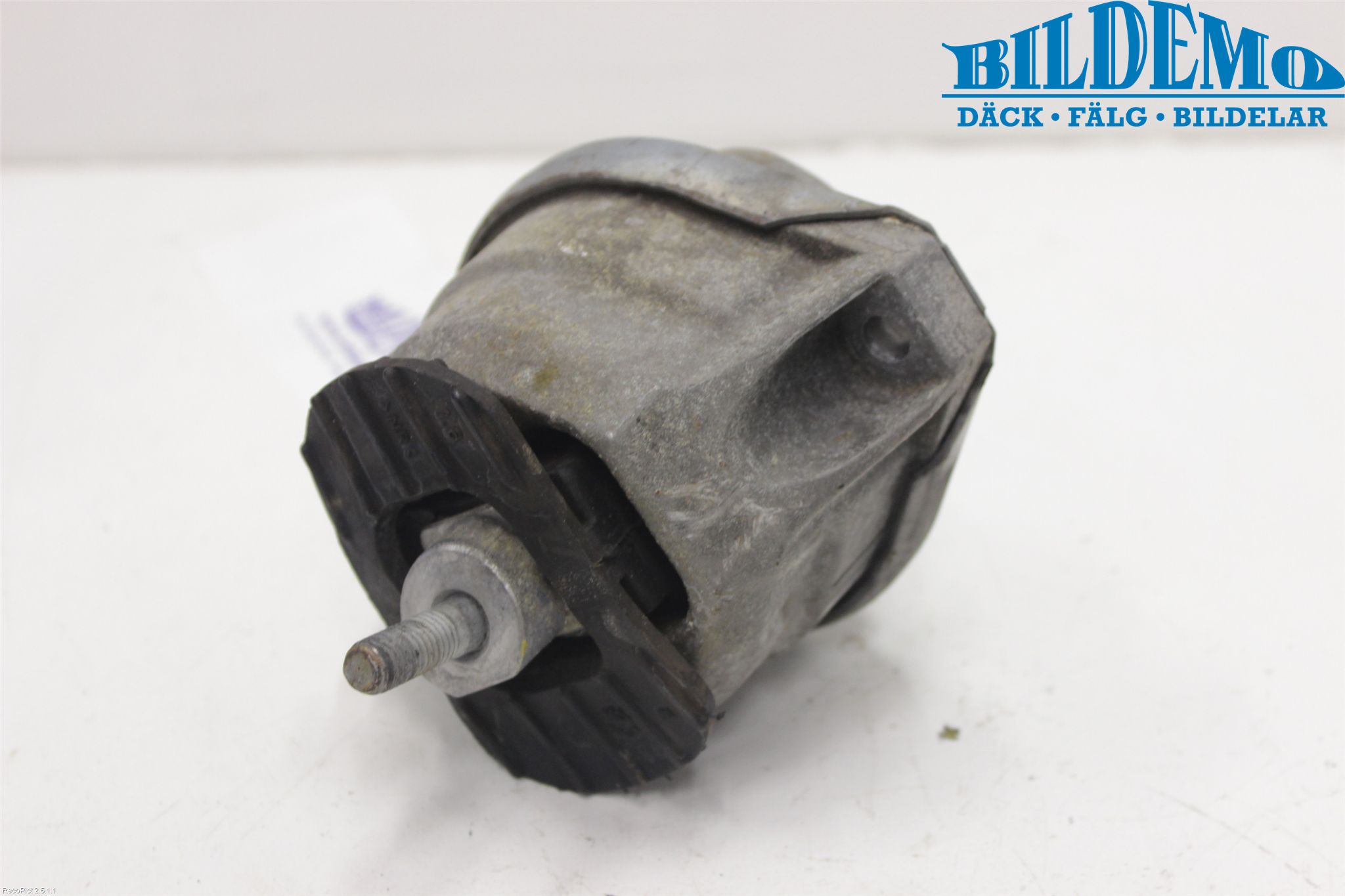 BMW 6 E63/64    02-10 Motor Feste Gummi