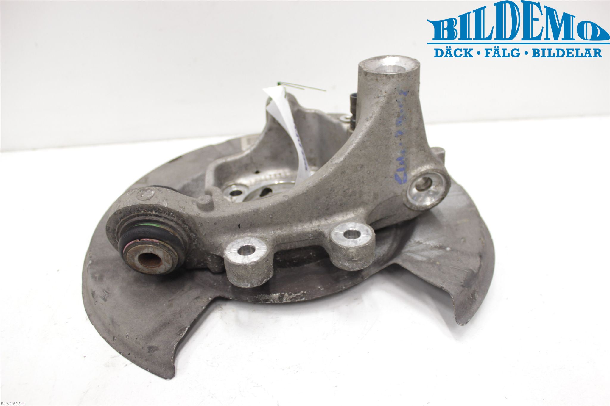 BMW 6 E63/64    02-10 Spindel Hb