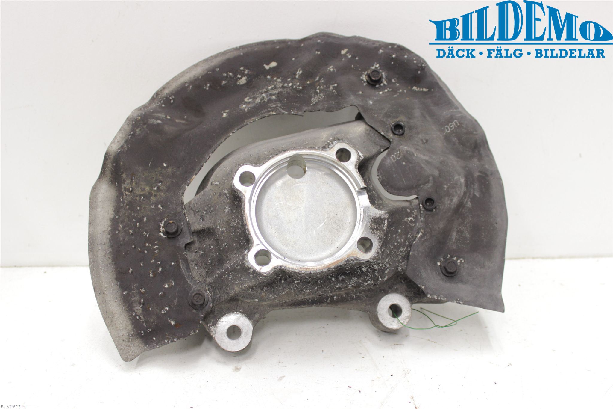 BMW 6 E63/64    02-10 Spindel Hf