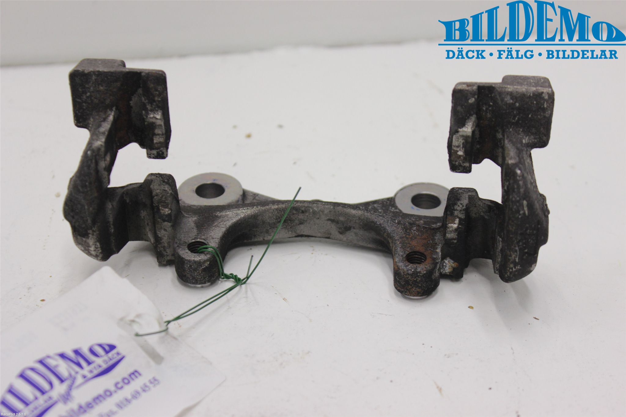 Mercedes-Benz MB E-KLASS (W212) 09-16 Bremsecaliper Feste Holder
