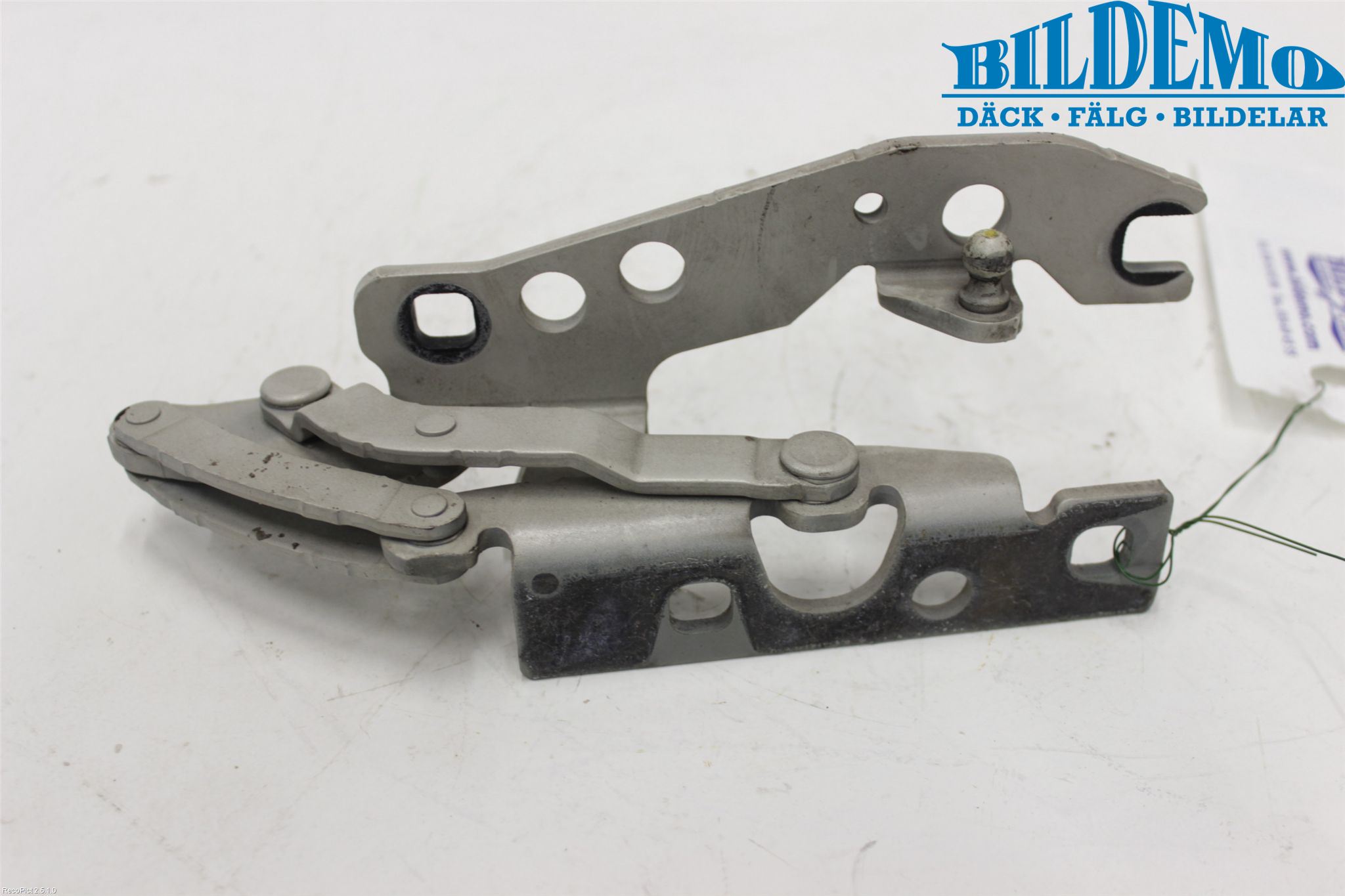 BMW 6 E63/64    02-10 Panser Hengsel - Hengsler