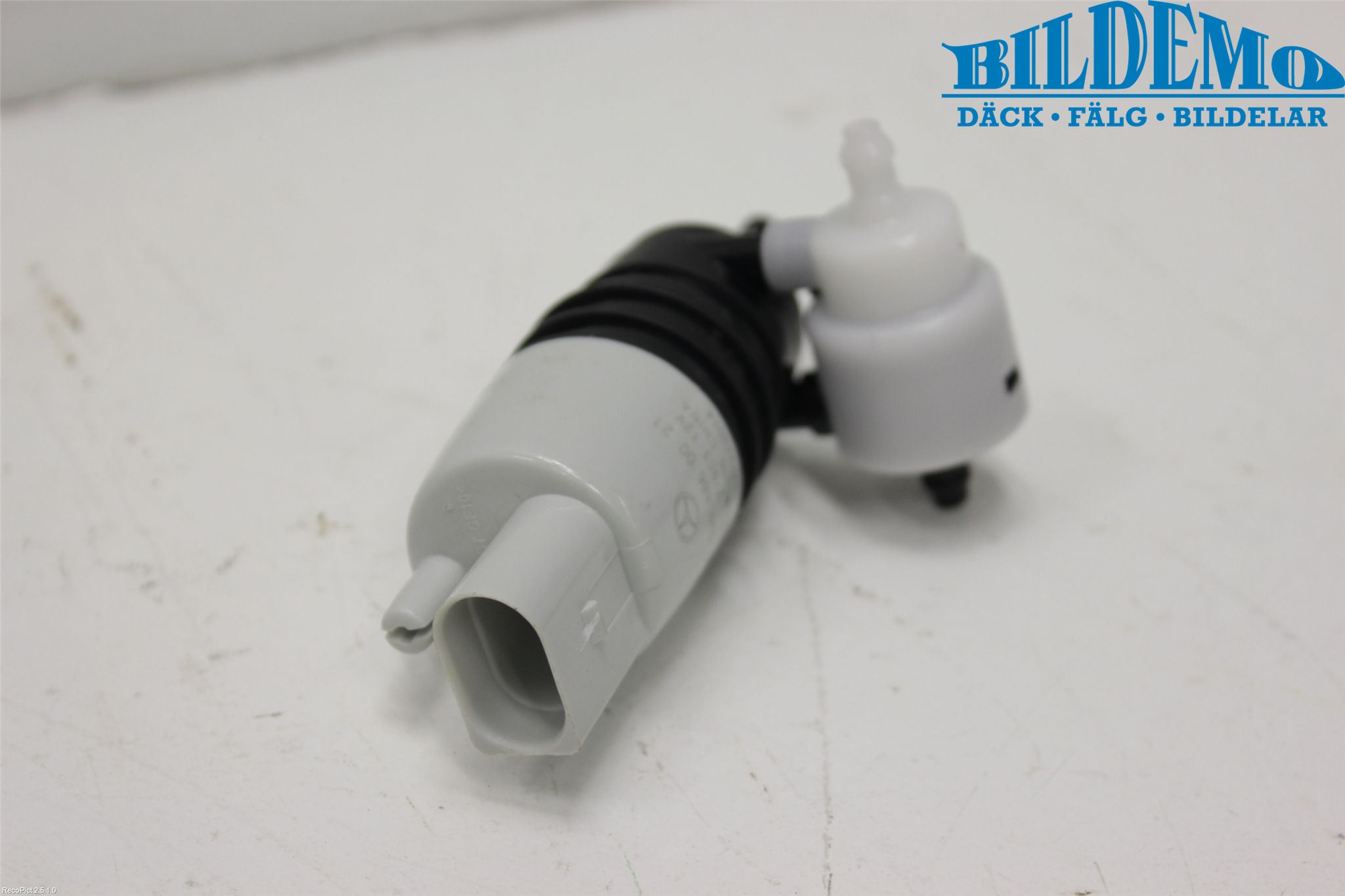 Mercedes-Benz MB C-KLASS (W205) 14-21 Spylerpumpe Frontrute