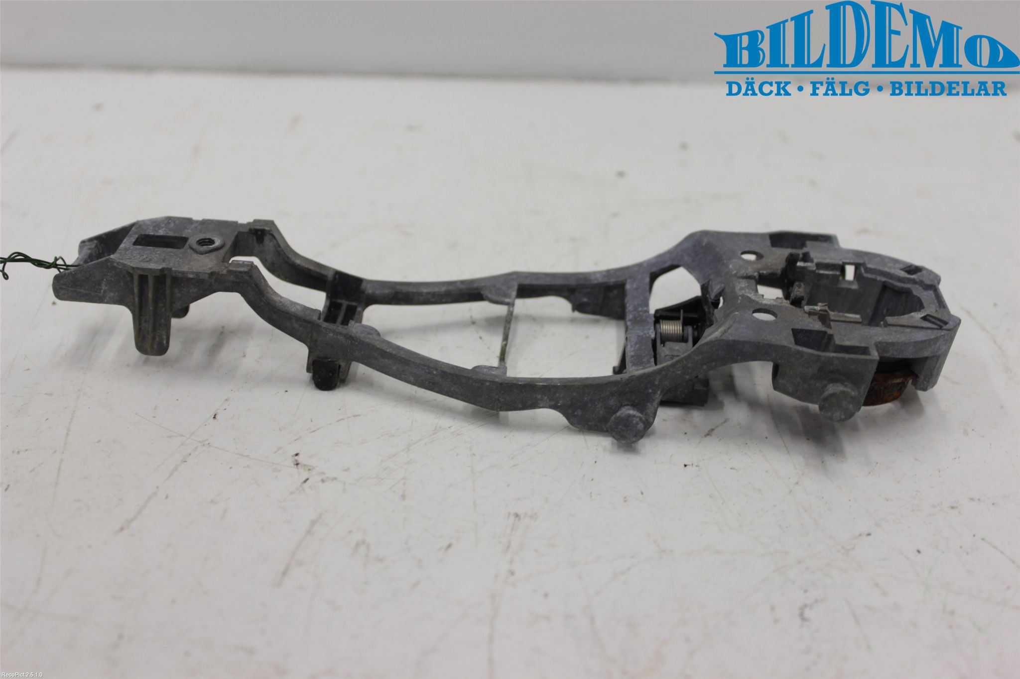 Volkswagen VW GOLF V 04-09 Dørhandtak Ytre Venstre