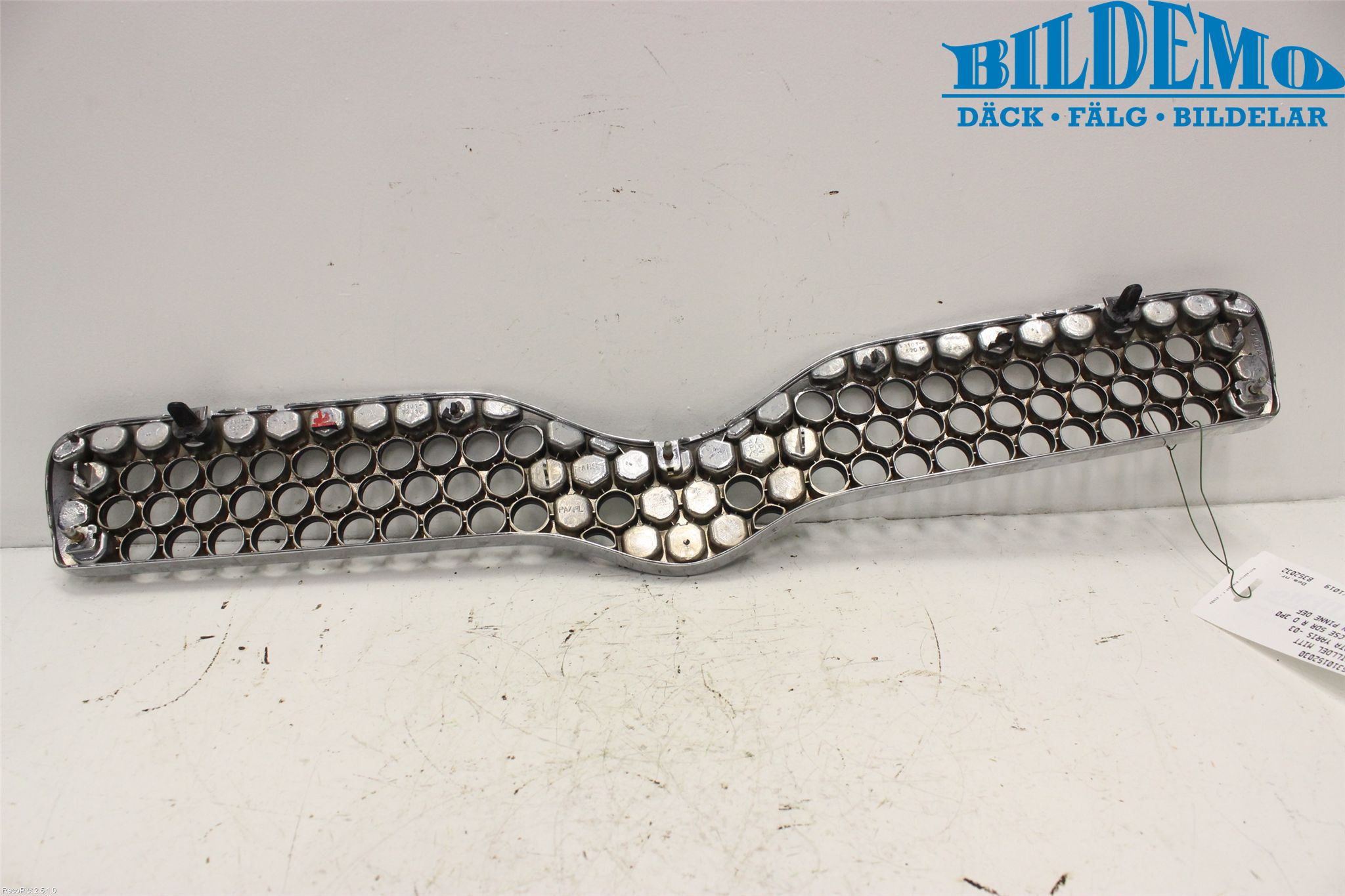 Toyota YARIS P1 99-03 Grill Komplett