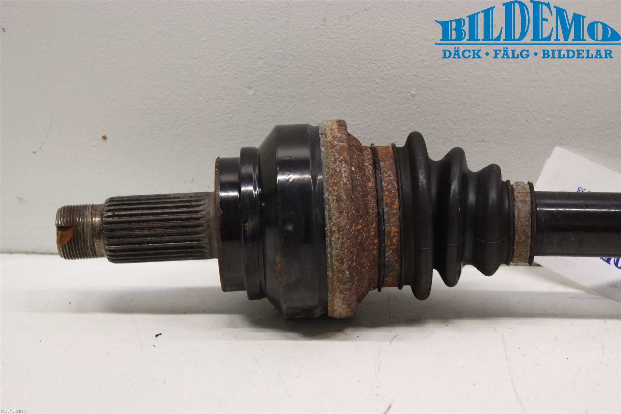 BMW 5 F10/F11/F18 09-17 Drivaksel Bak Kompl Venstre