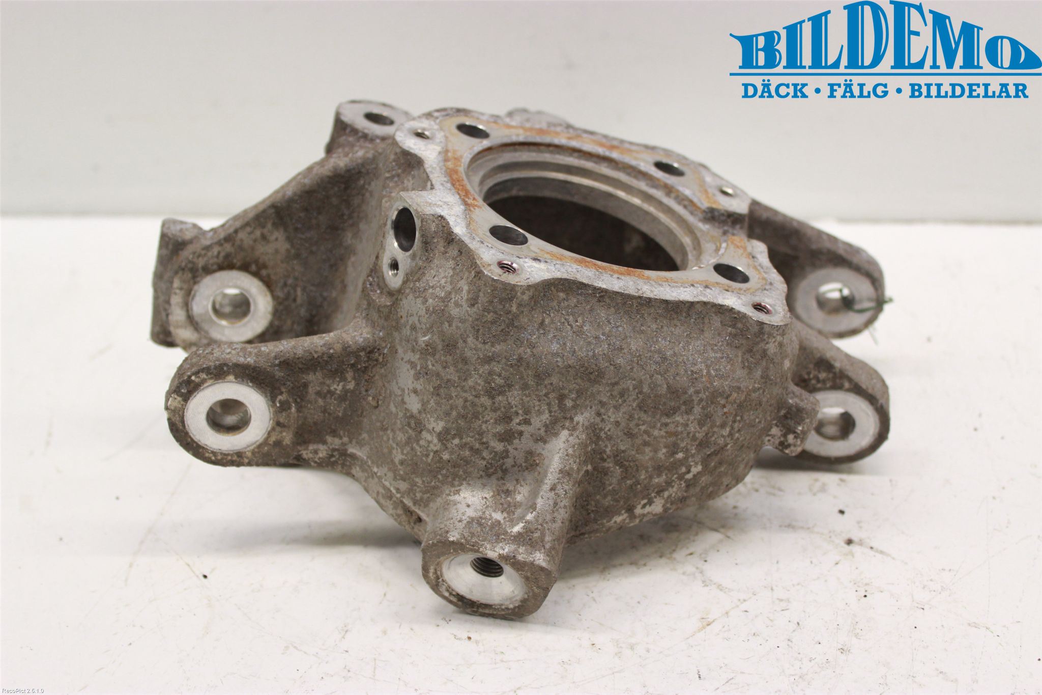 BMW 5 F10/F11/F18 09-17 Spindel Vb