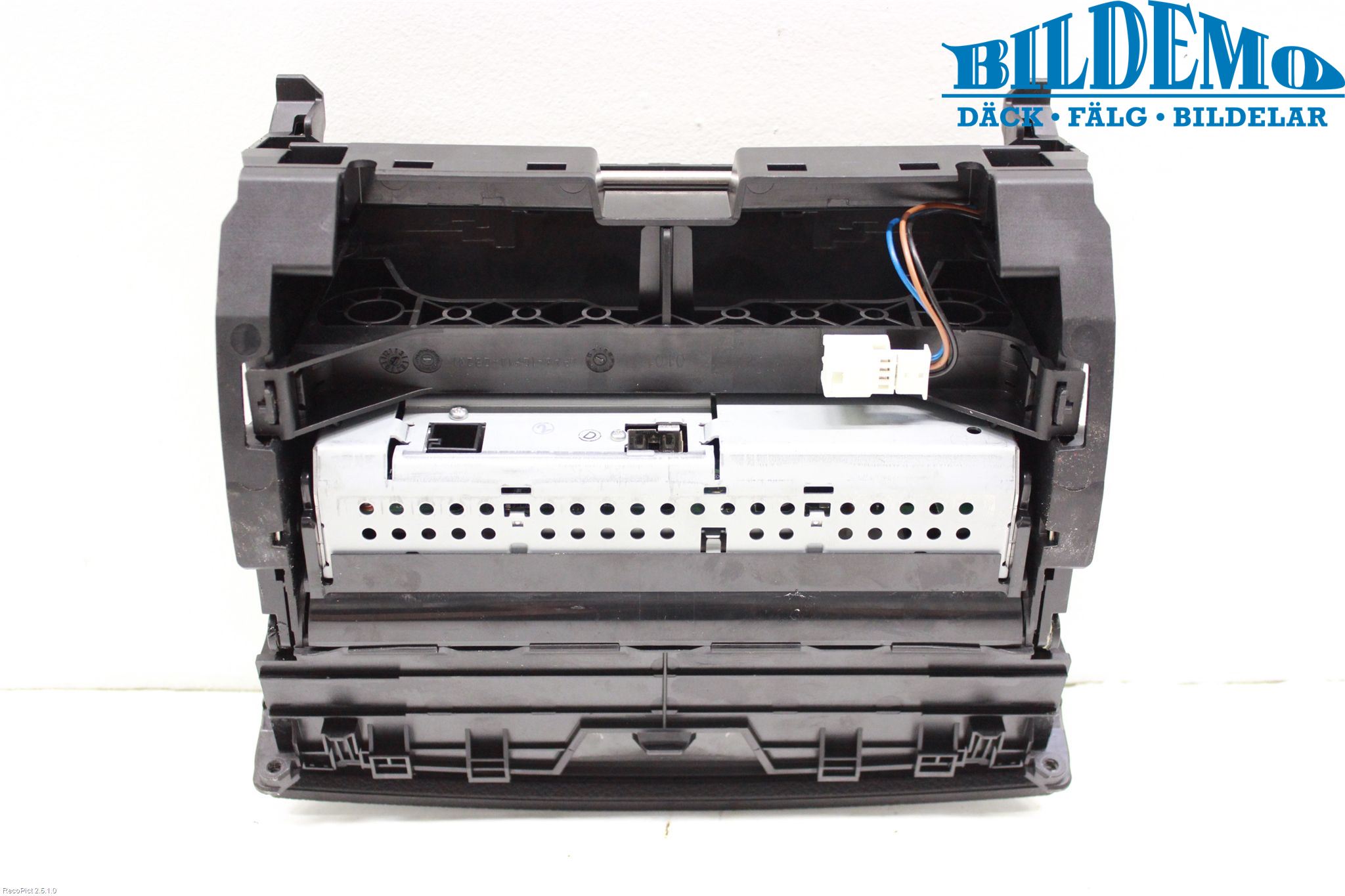 Mercedes-Benz MB C-KLASS (W204) 07-15 Instr Skjerm Dvd-Gps-Ac-Tlf