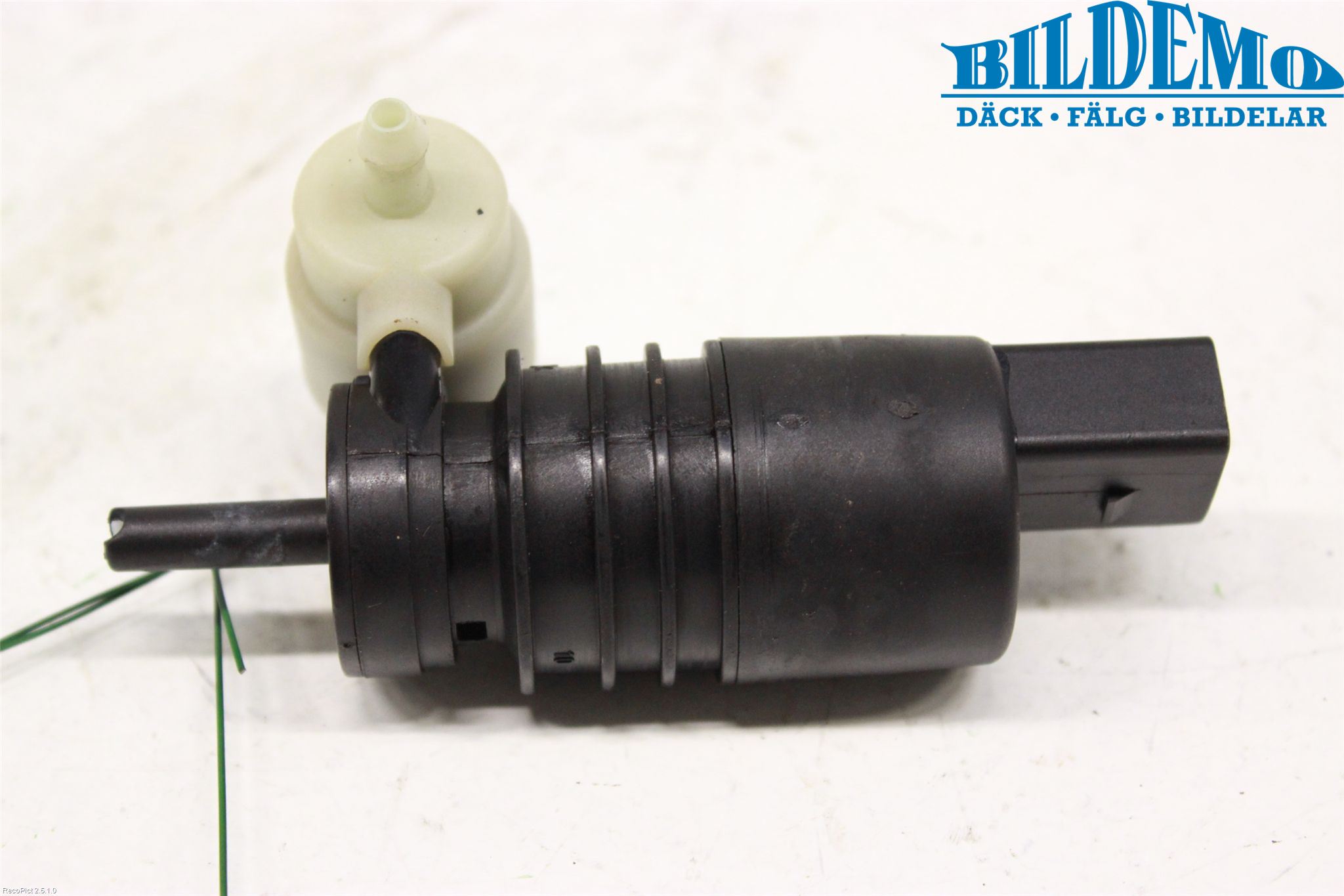 Mercedes-Benz MB C-KLASS (W204) 07-15 Spylerpumpe Frontrute