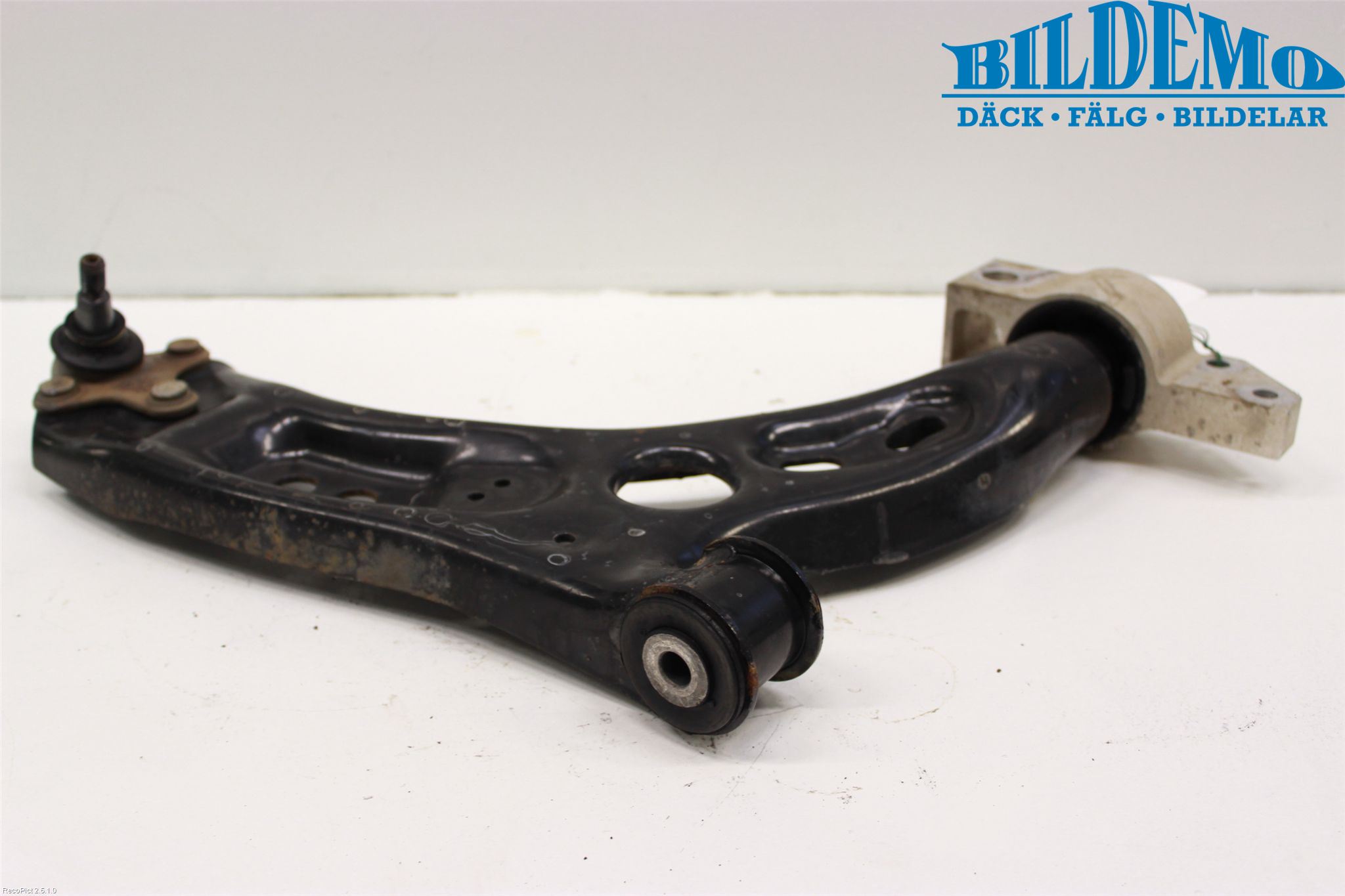 Volkswagen VW GOLF VI 09-13 Bærearm Foran Høyre Nedre