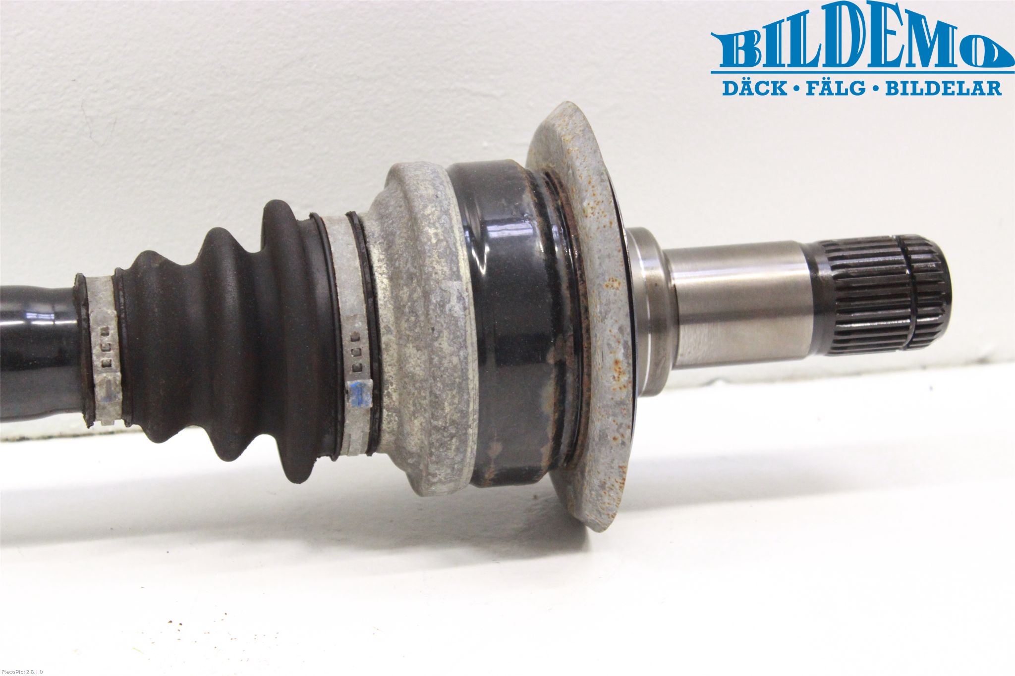 BMW 5 F10/F11/F18 09-17 Drivaksel Bak Kompl Høyre