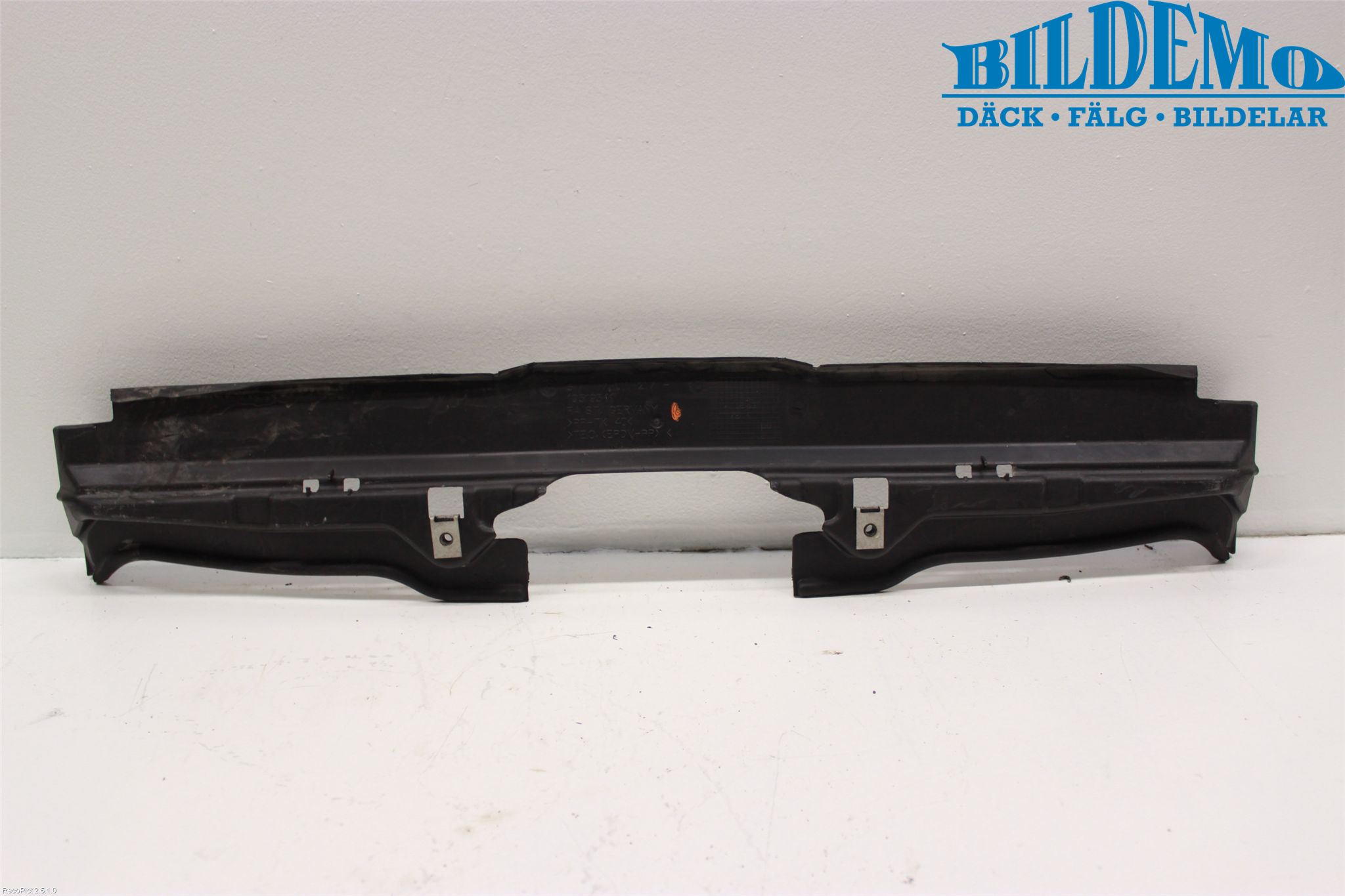 BMW 7 E65/66    00-08 Radiator Feste - Ramme - Bjelk