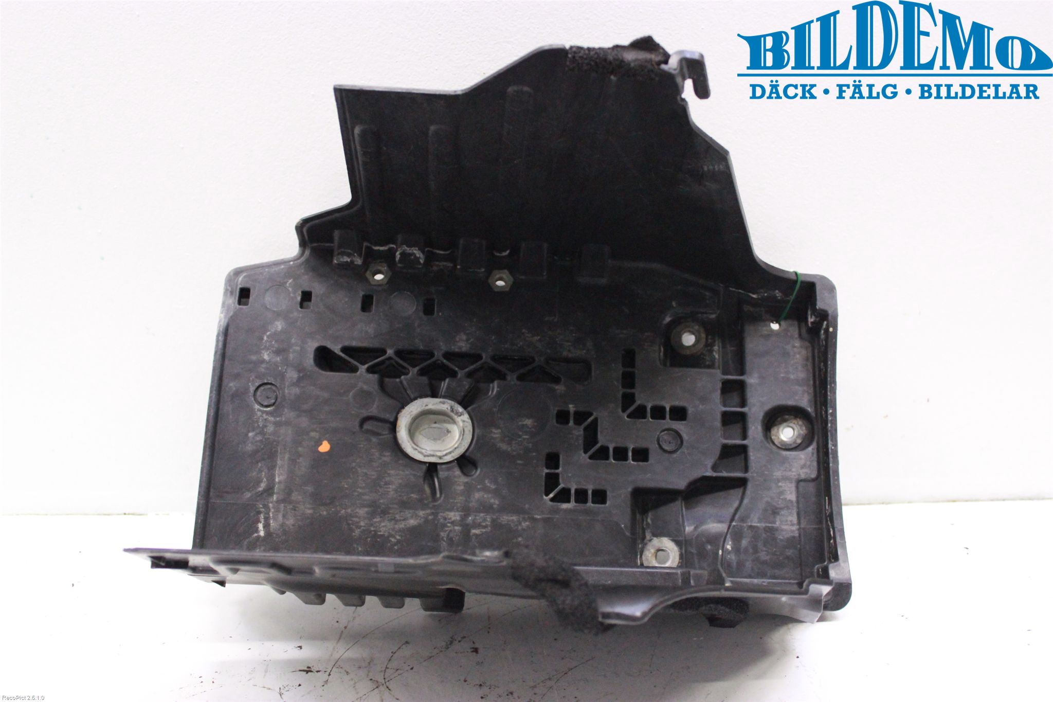 Volvo V70 08-13 Batterikasse - Feste - Holder
