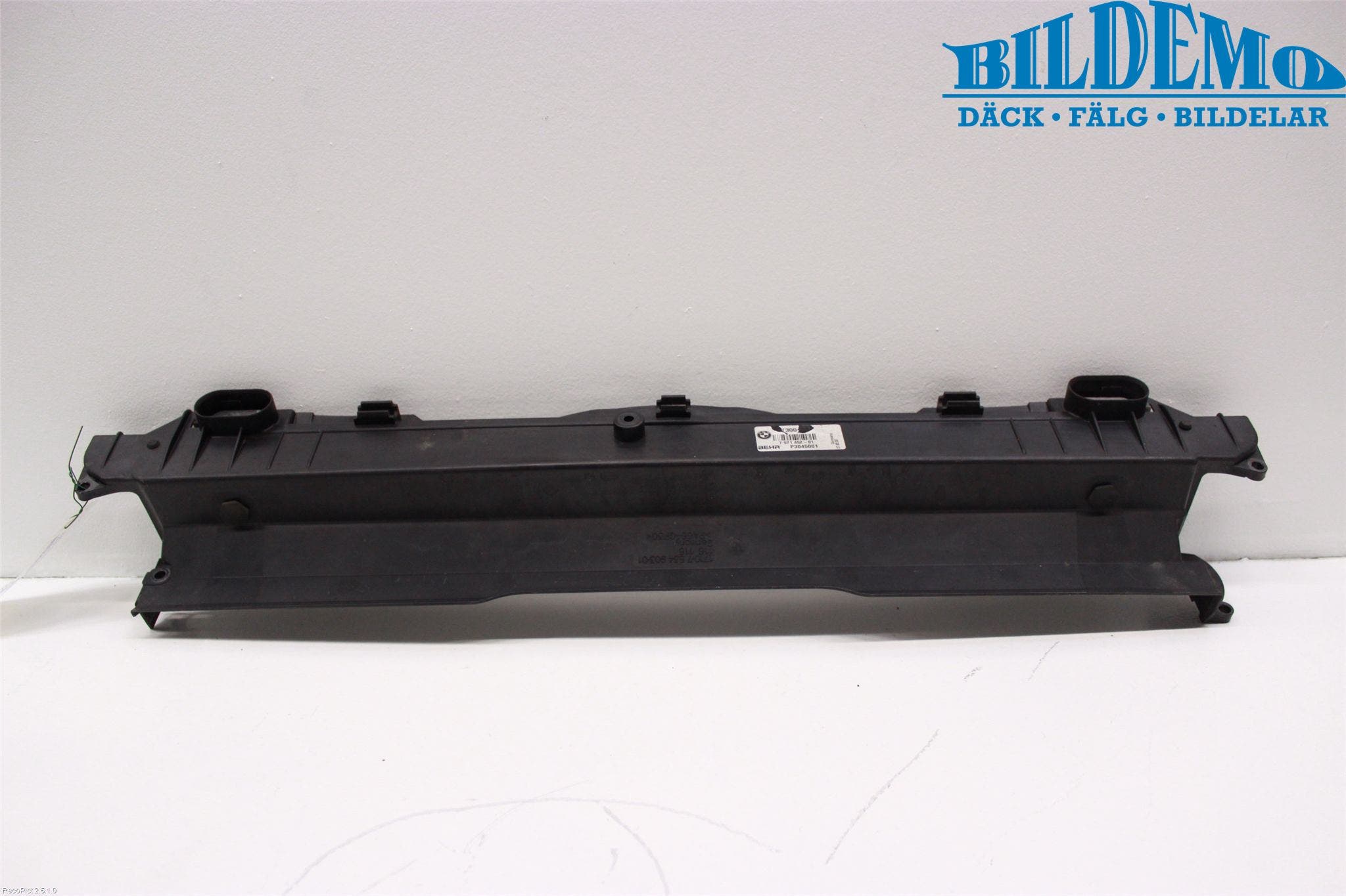 BMW 5 E60/61 Sed/Tou 02-10 Radiator Feste - Ramme - Bjelk