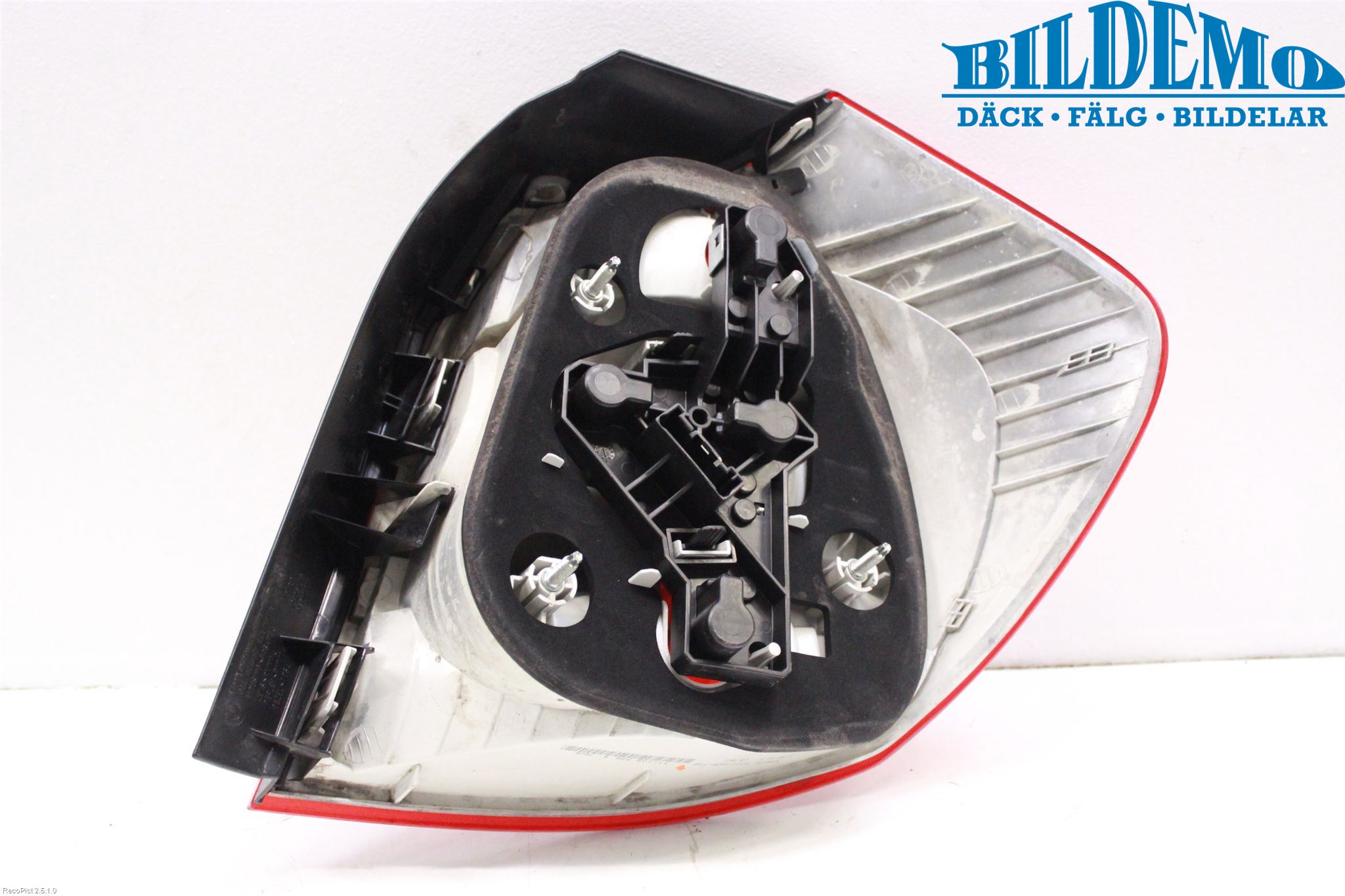 BMW 1 E87/81 5D/3D 03-11 Baklykt Venstre
