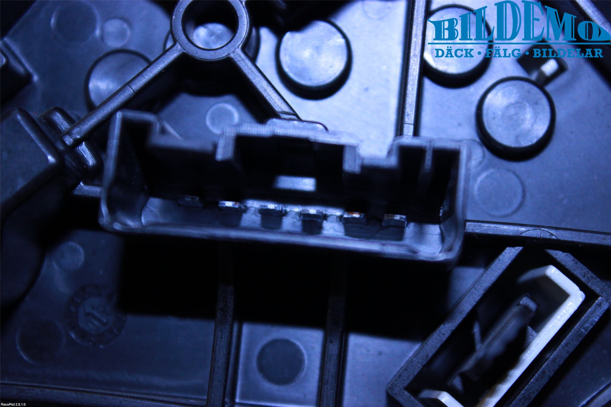 BMW 1 E87/81 5D/3D 03-11 Baklykt Venstre