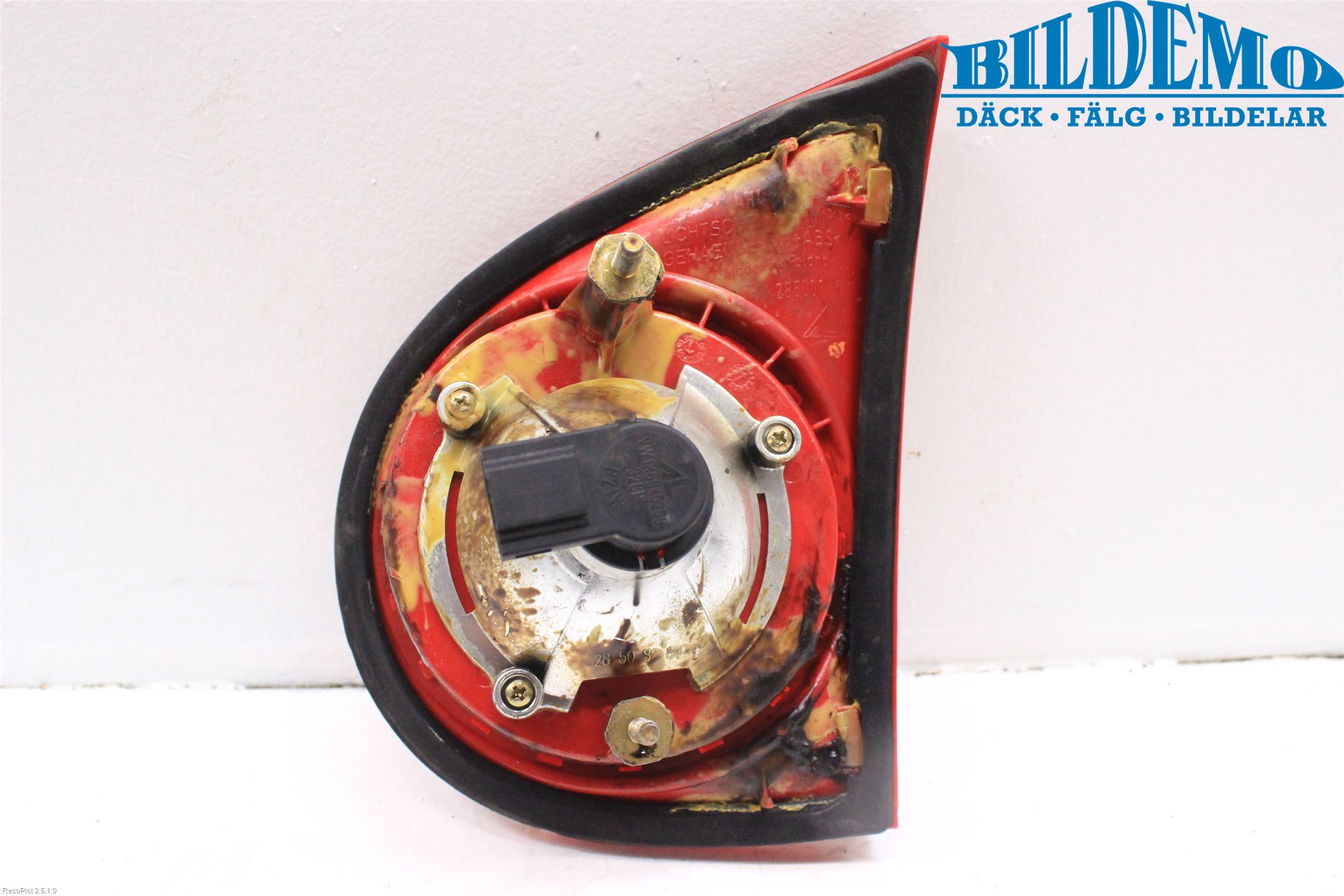 Volkswagen VW GOLF V 04-09 Baklykt Venstre  På Luke(Indre