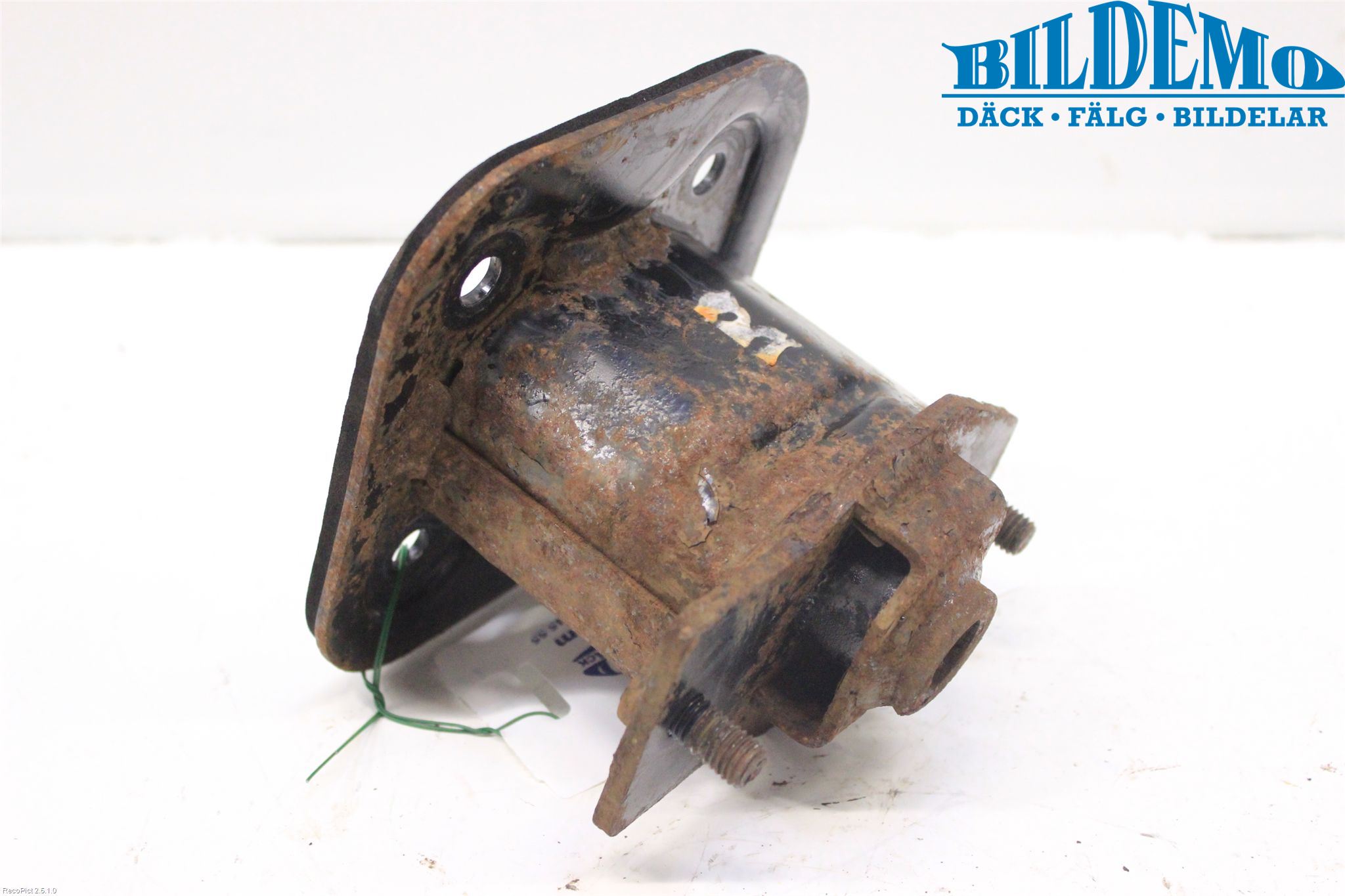 BMW 5 E60/61 Sed/Tou 02-10 Støtfanger Bak Feste