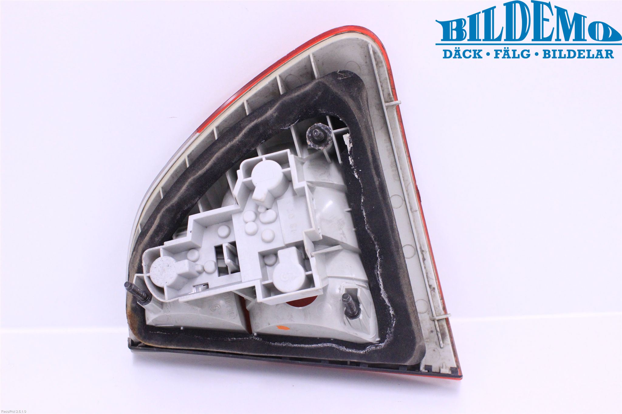 BMW 3 E46      98-05 Baklykt Venstre