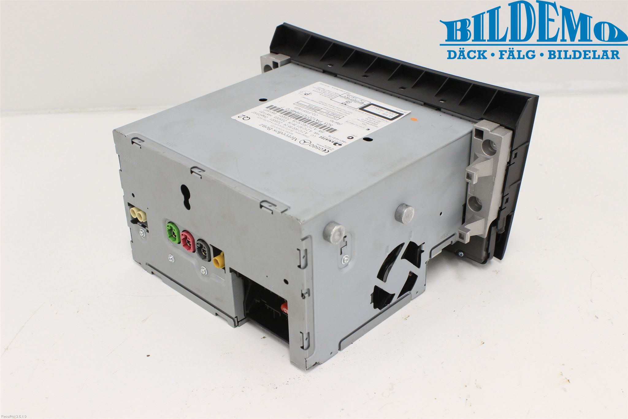 Mercedes-Benz MB E-KLASS (W212) 09-16 Stereo Radio Med Cd