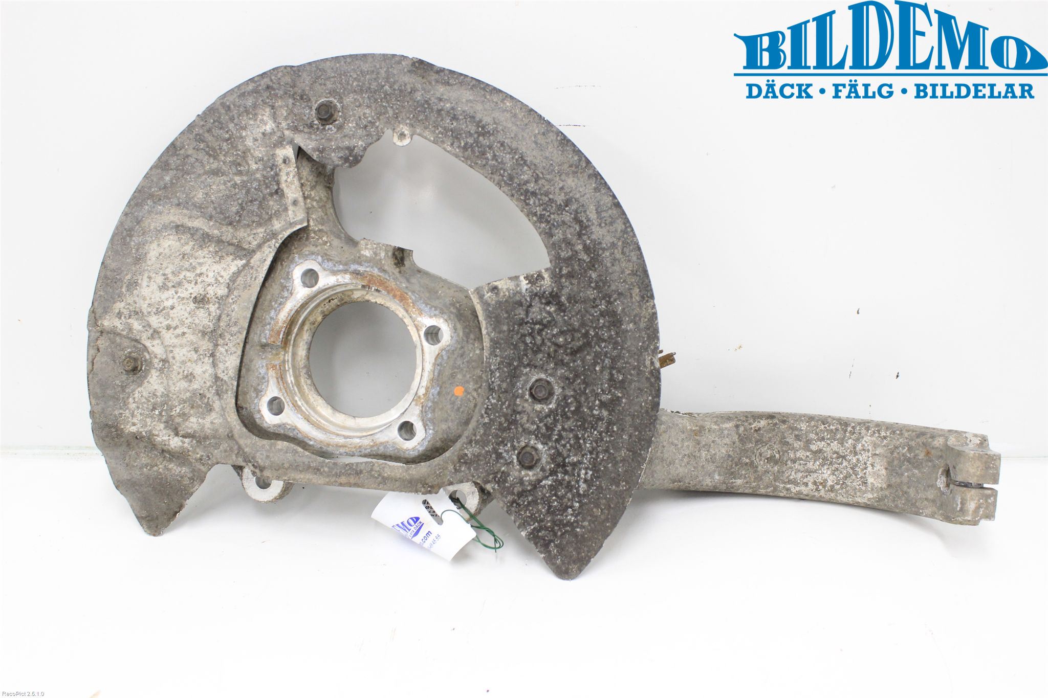 BMW X6 E71/E72   08-14 Spindel Vf
