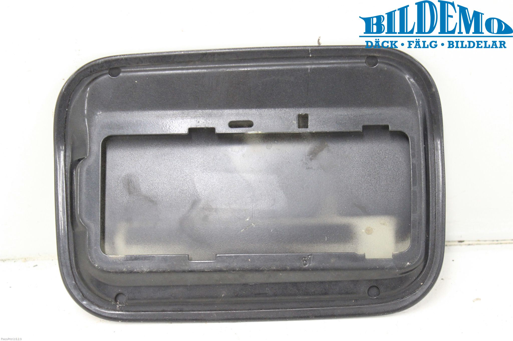 BMW 5 E60/61 Sed/Tou 02-10 Drivstoff Tankluke
