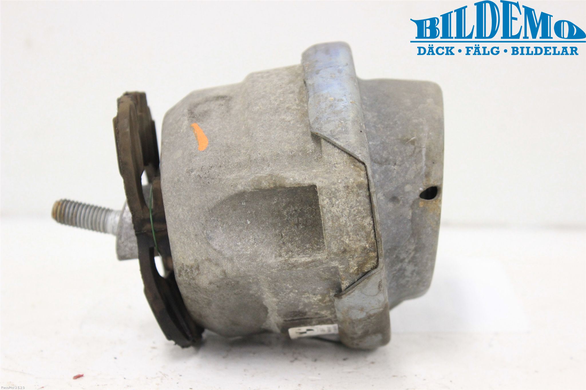 BMW 5 E60/61 Sed/Tou 02-10 Motor Feste Gummi