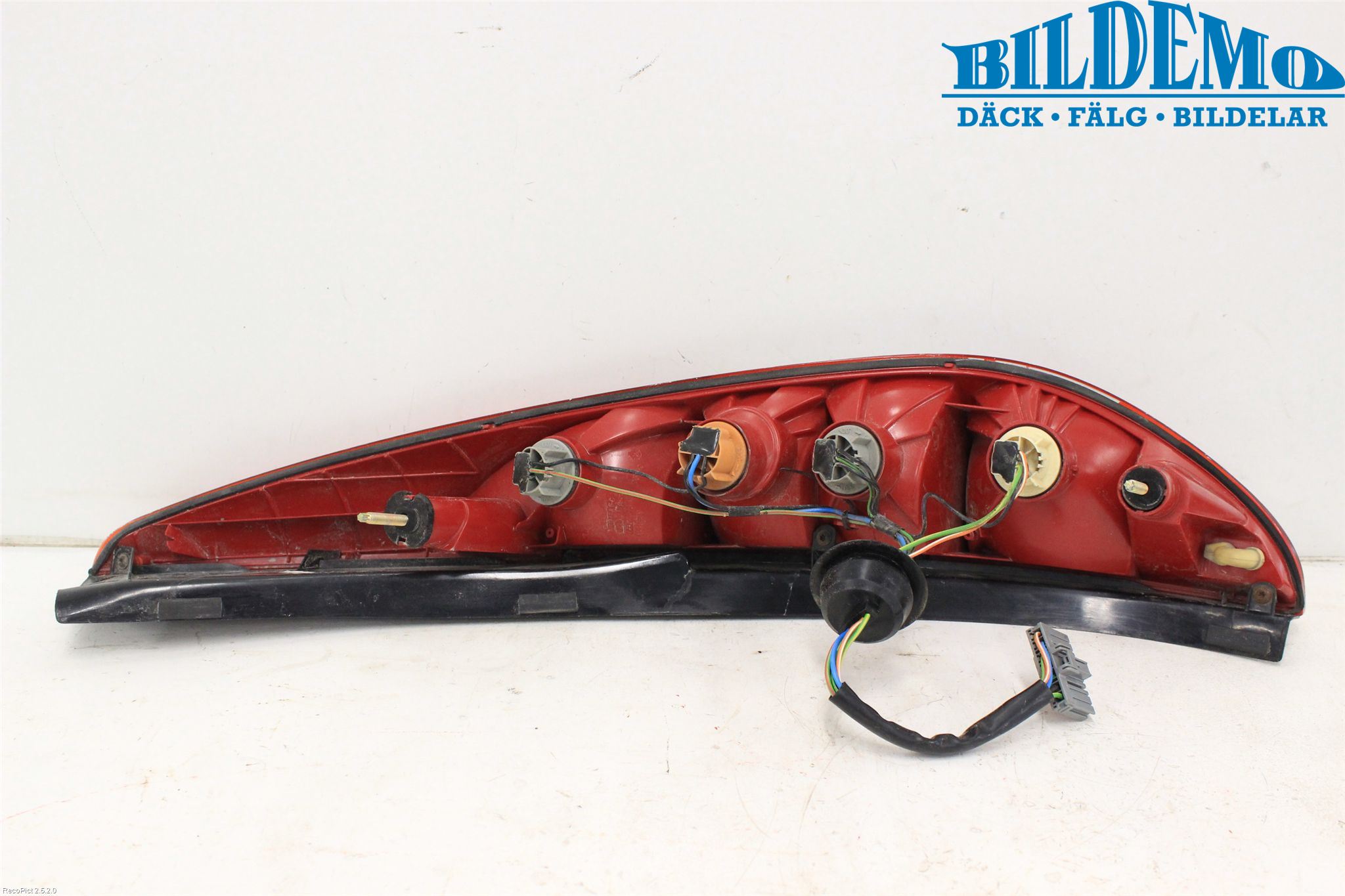 Ford MONDEO     01-06 Baklykt Venstre