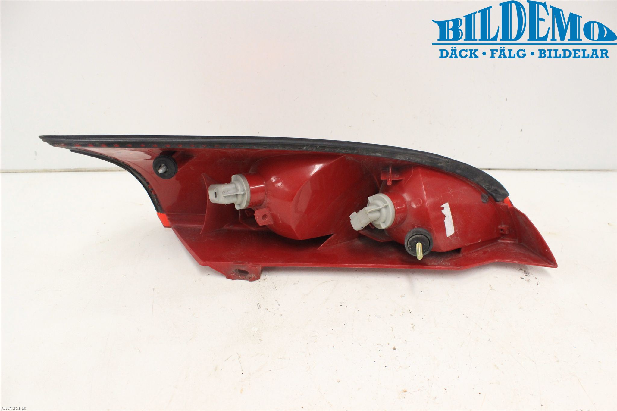 Ford FOCUS     99-04 Baklykt Venstre