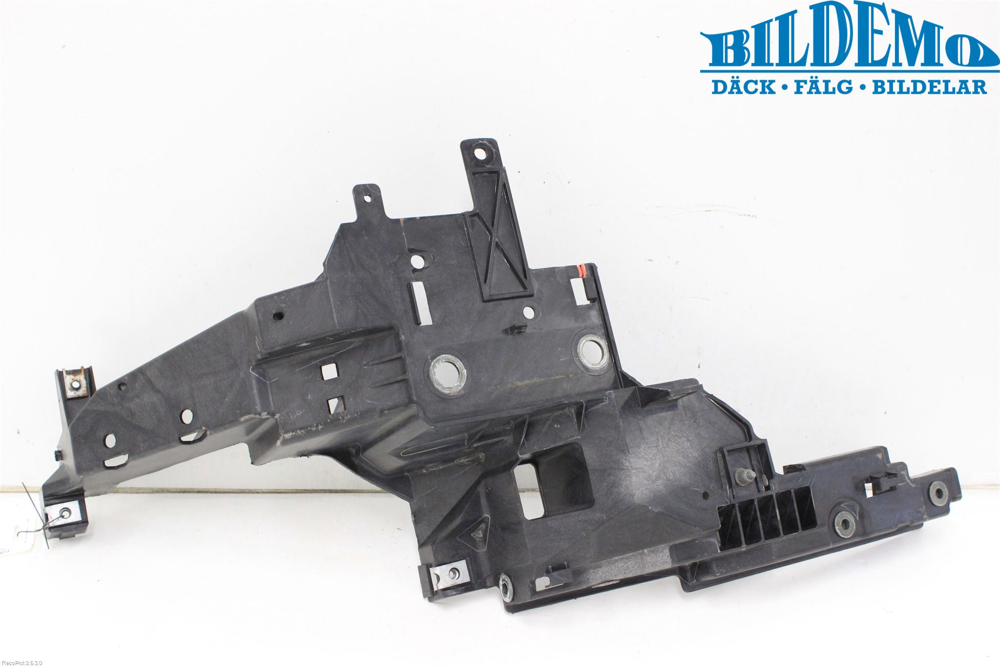 Nissan MURANO    02-08 Radiator Feste - Ramme - Bjelk