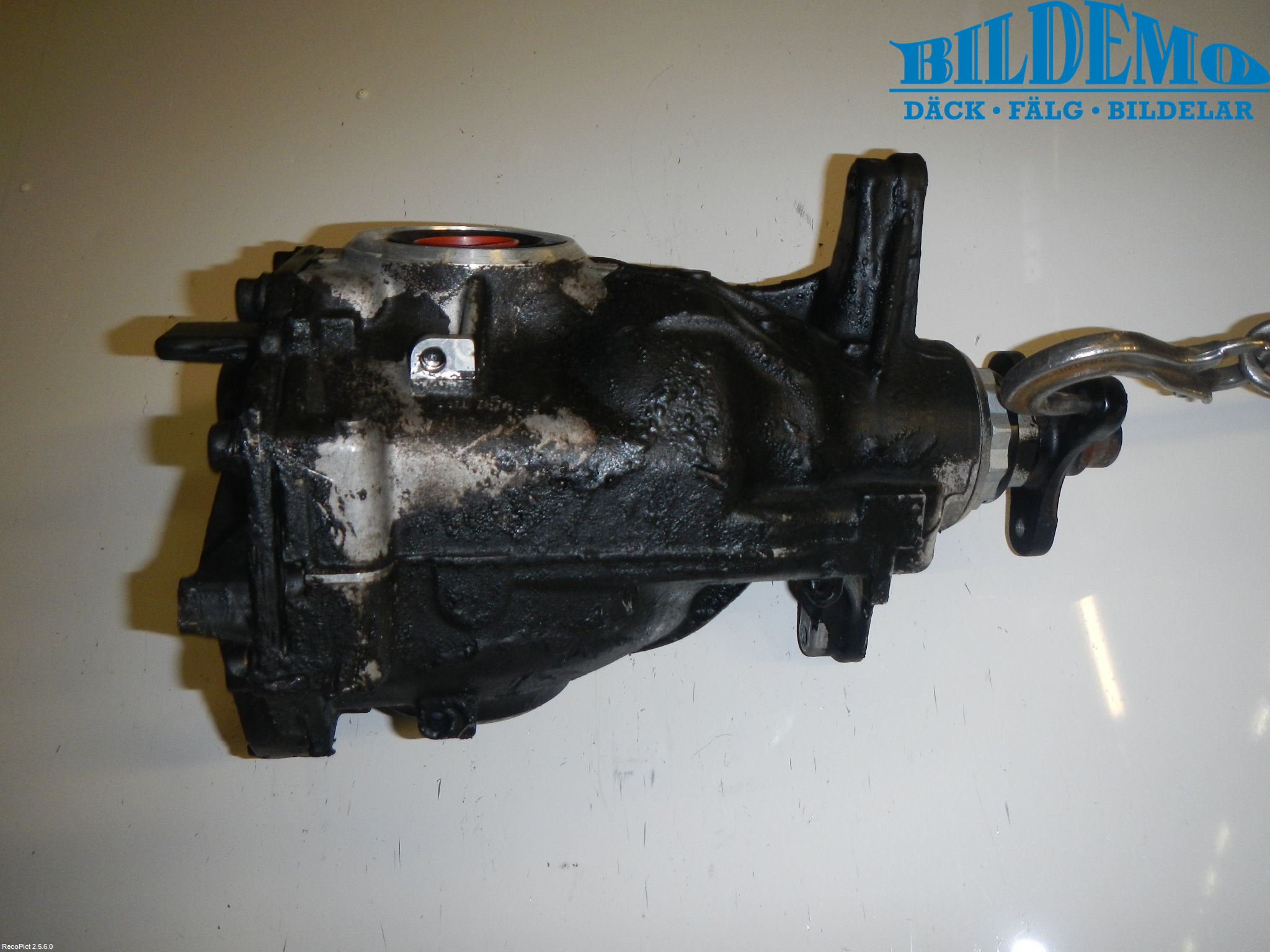 BMW 5 F10/F11/F18 09-17 Bakaksel Kardang Bak -Diff