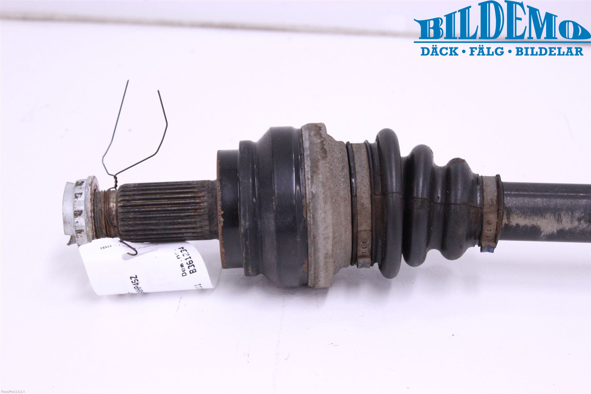 BMW 5 F10/F11/F18 09-17 Drivaksel Bak Kompl Venstre
