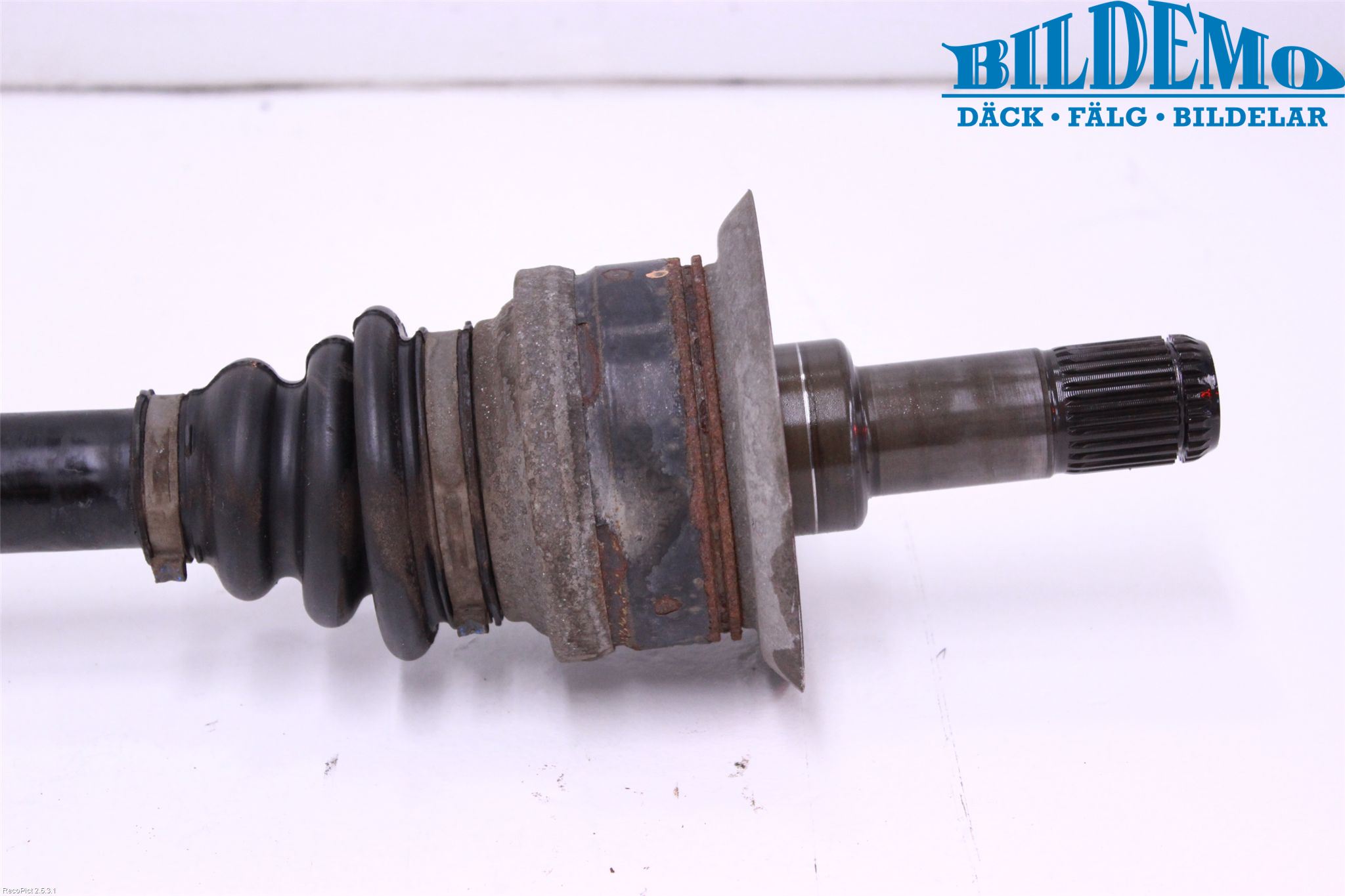BMW 5 F10/F11/F18 09-17 Drivaksel Bak Kompl Venstre