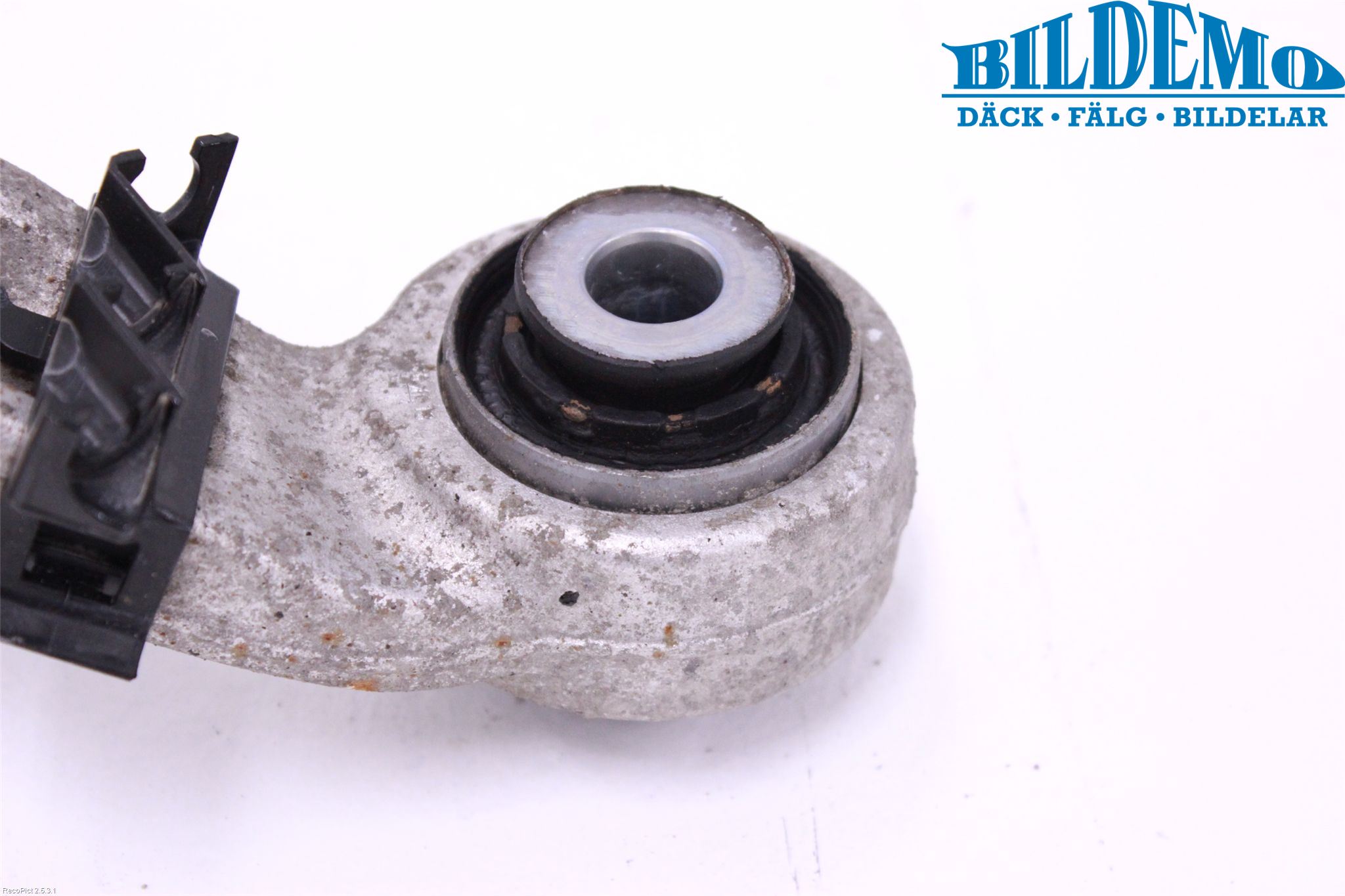 BMW 5 F10/F11/F18 09-17 Bærearm Bak Høyre Øvre
