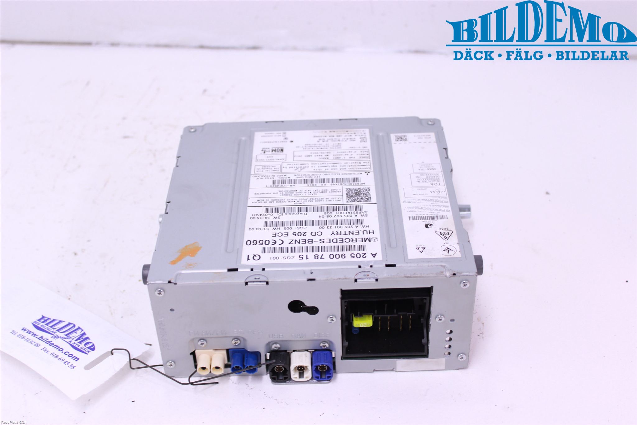 Mercedes-Benz MB C-KLASS (W205) 14-21 Stereo Radio Med Cd