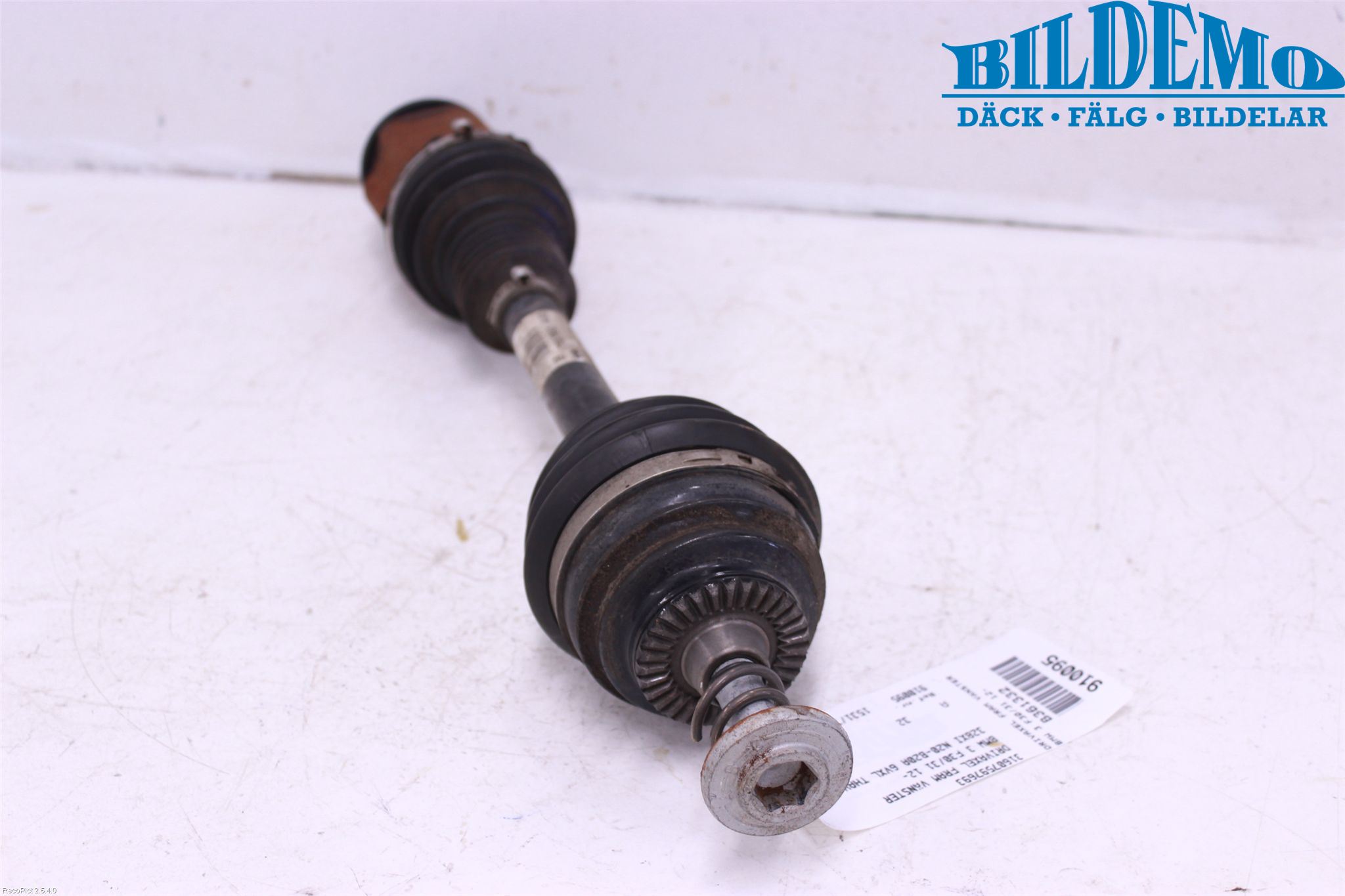 BMW 3 F30/F31/F80 12-19 Drivaksel Foran Kompl Venstre