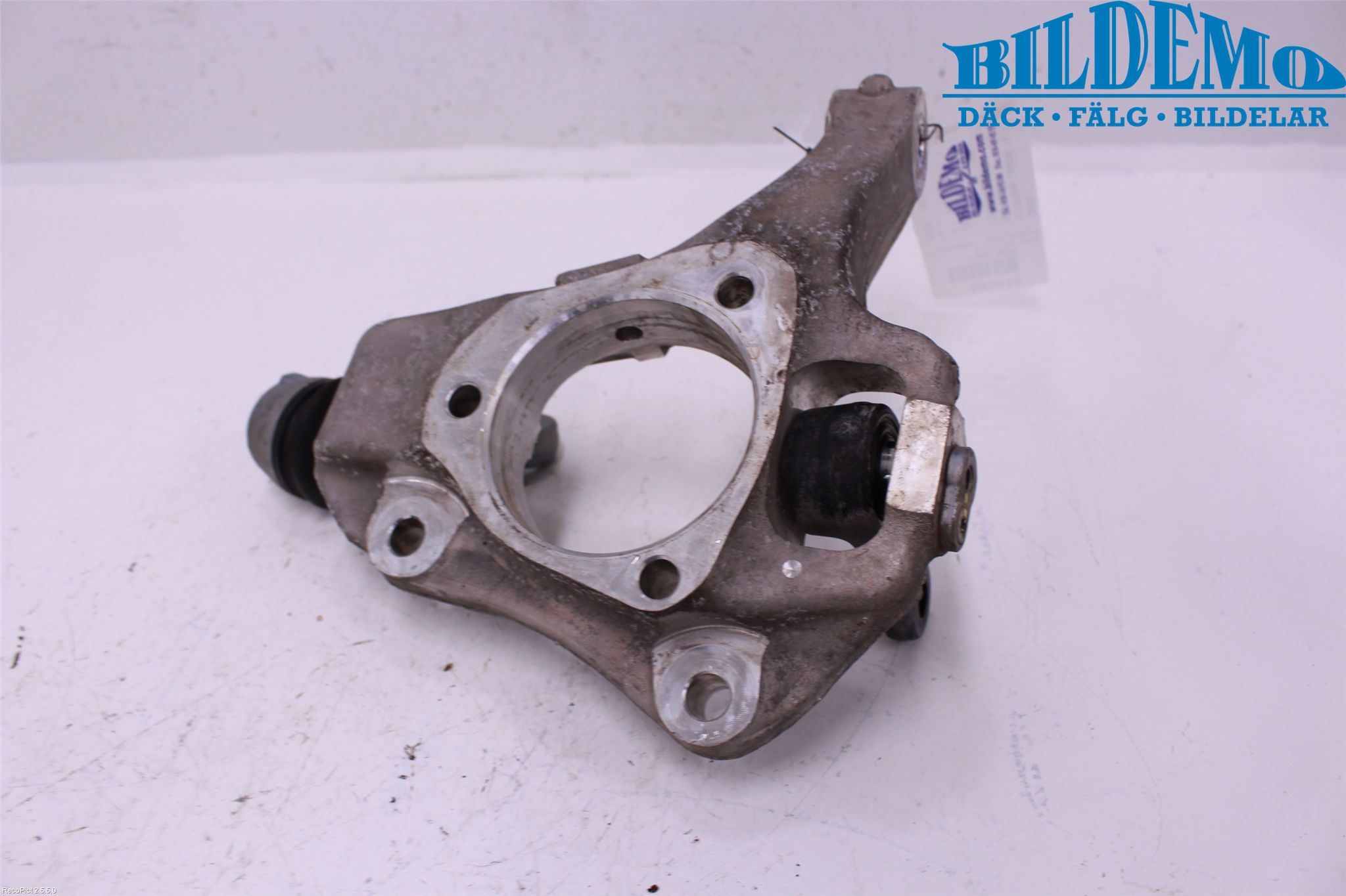 Opel INSIGNIA 09-16 Spindel Vf