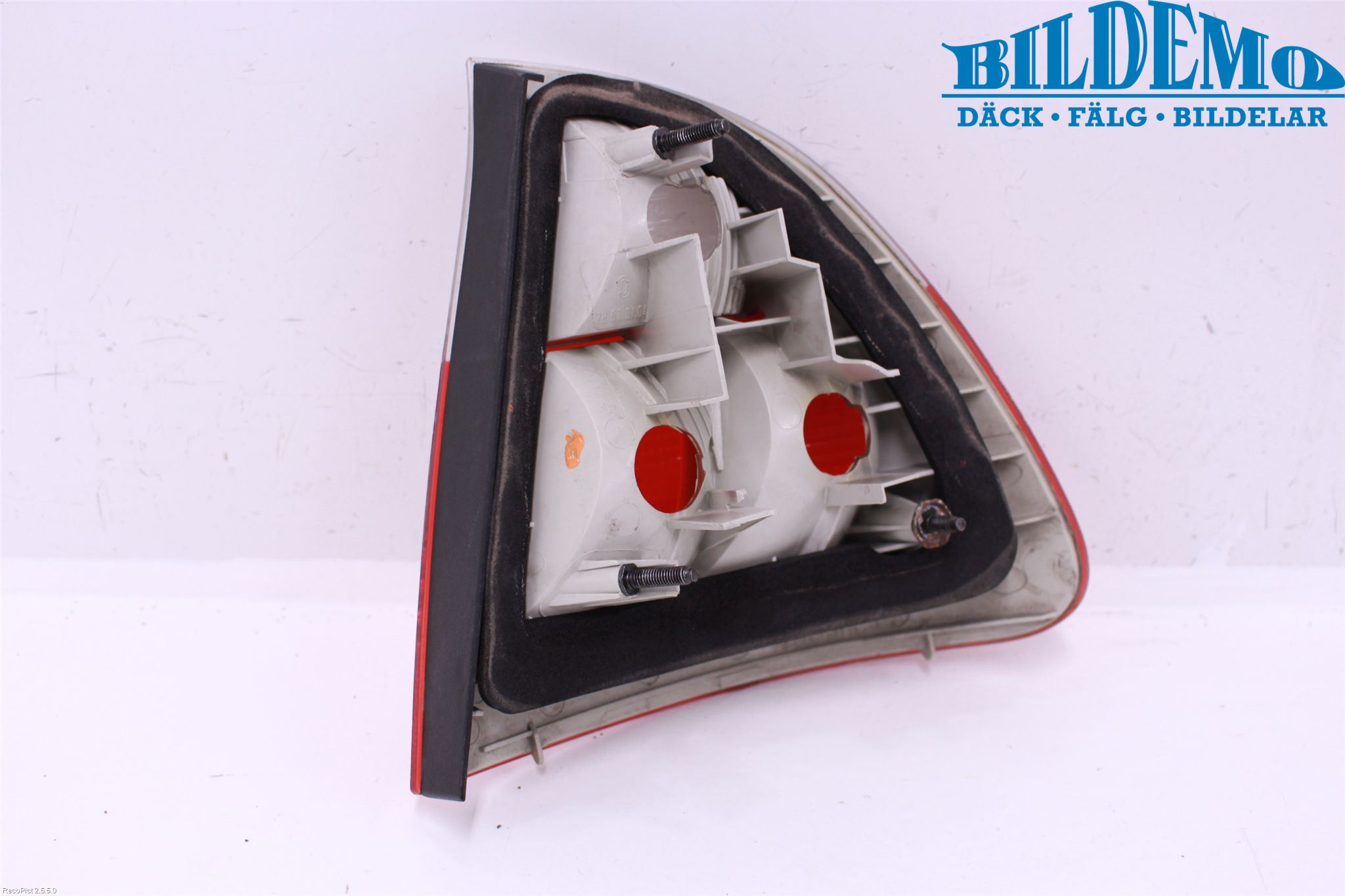 BMW 3 E46      98-05 Baklykt Venstre