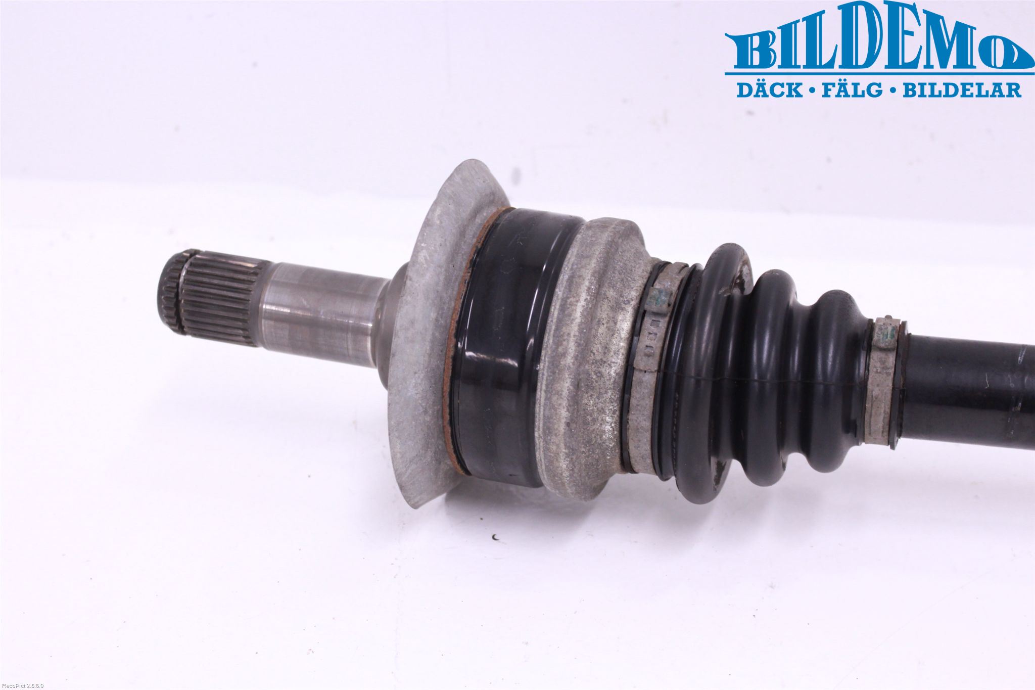 BMW 5 F10/F11/F18 09-17 Drivaksel Bak Kompl Høyre