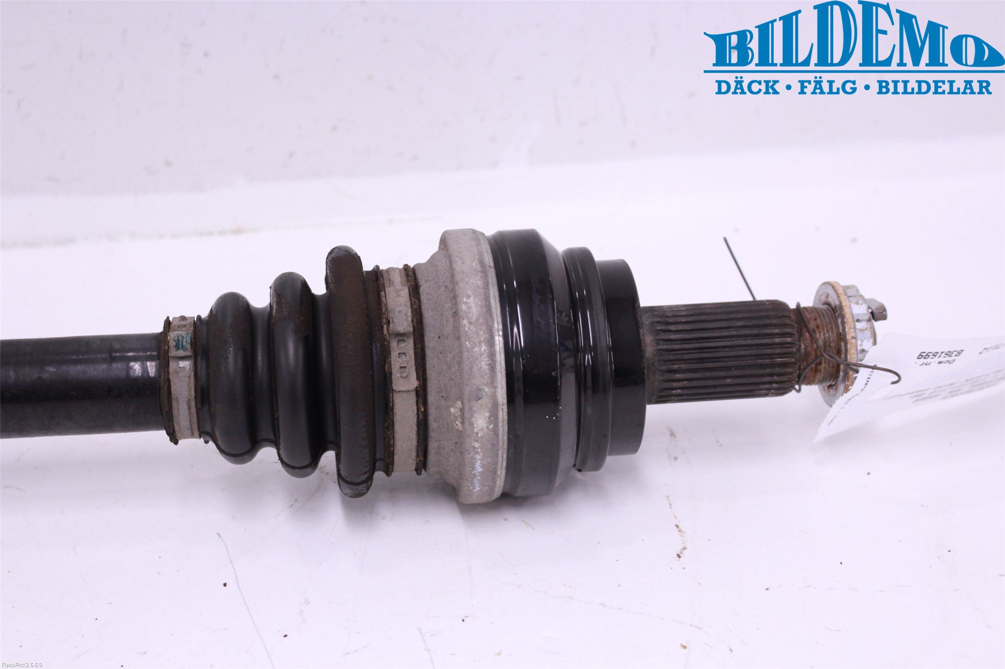 BMW 5 F10/F11/F18 09-17 Drivaksel Bak Kompl Høyre