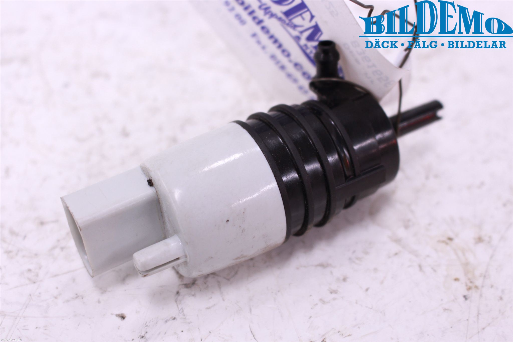 Mercedes-Benz MB E-KLASS (W213) 16-23 Spylerpumpe Frontrute