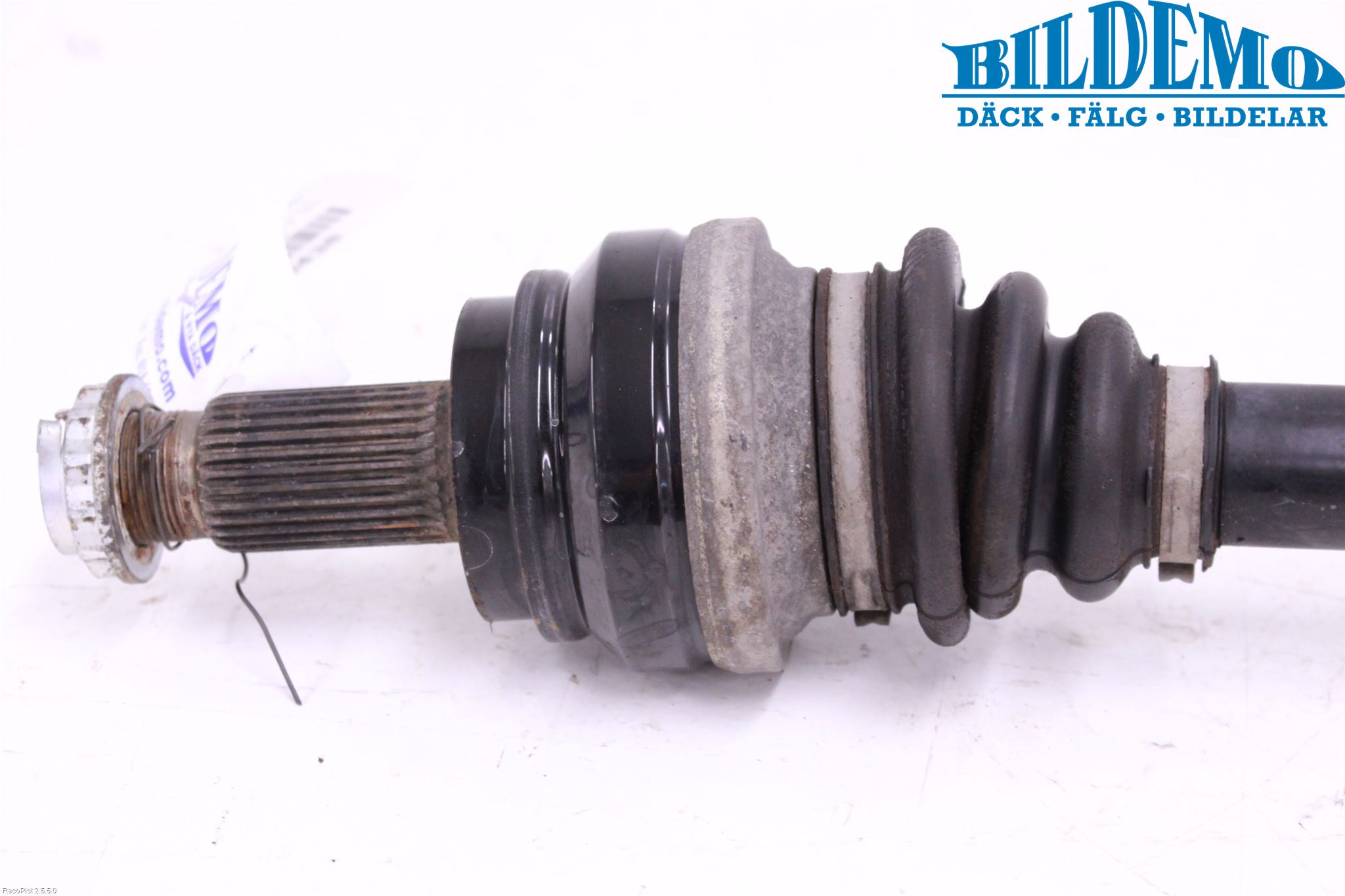 BMW 5 F10/F11/F18 09-17 Drivaksel Bak Kompl Venstre
